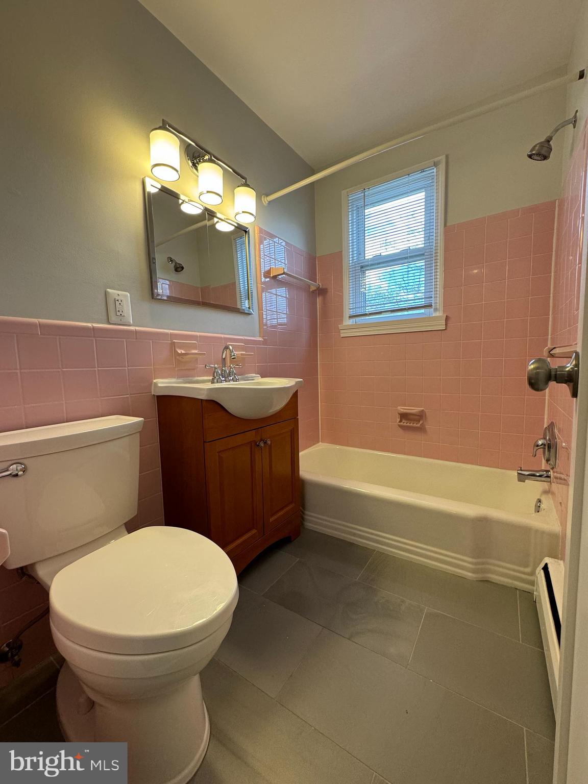 COURTHOUSE - Residential Lease