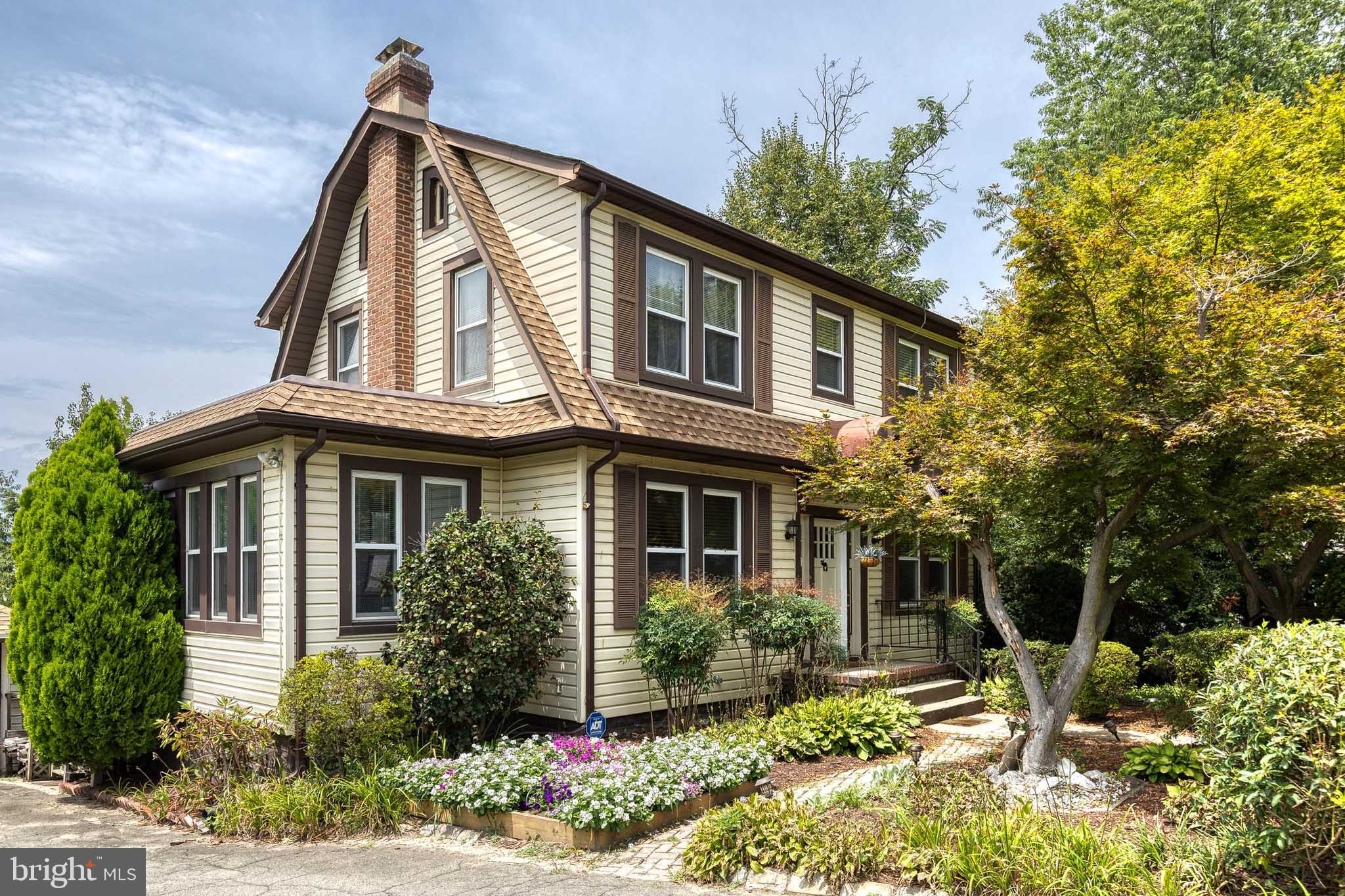 1704 LINCOLN DRIVE