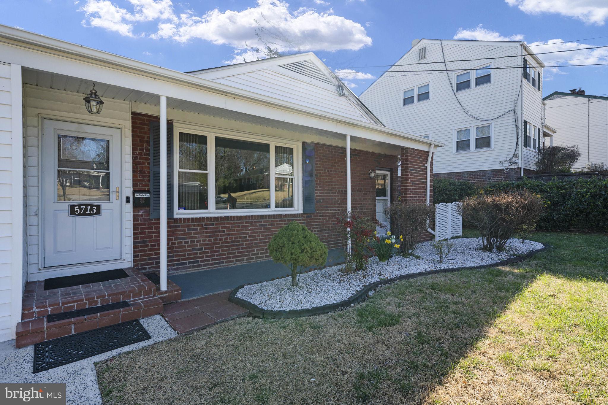 NEW CARROLLTON - Residential