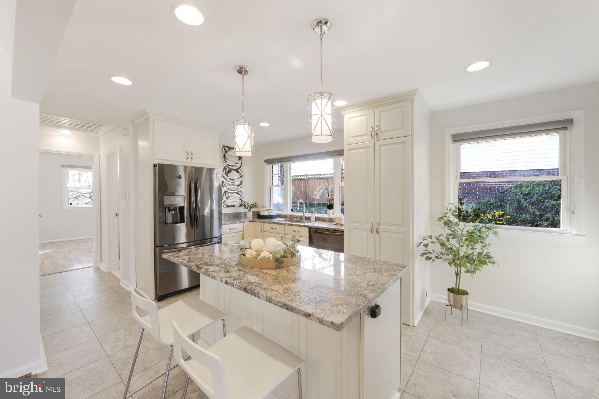 NEW CARROLLTON - Residential