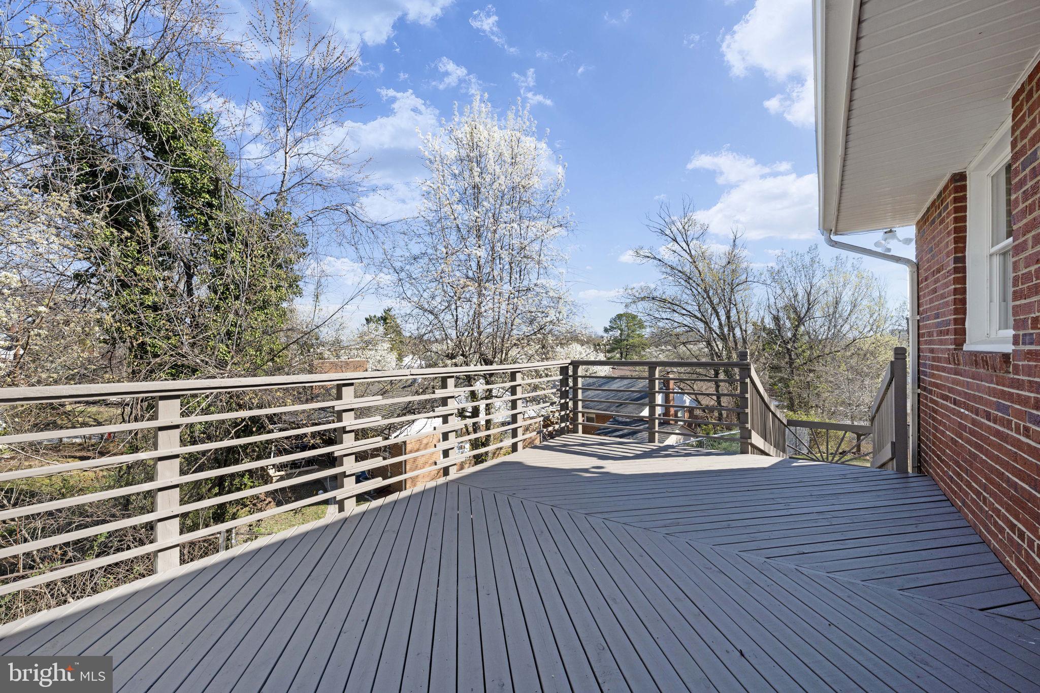 NEW CARROLLTON - Residential