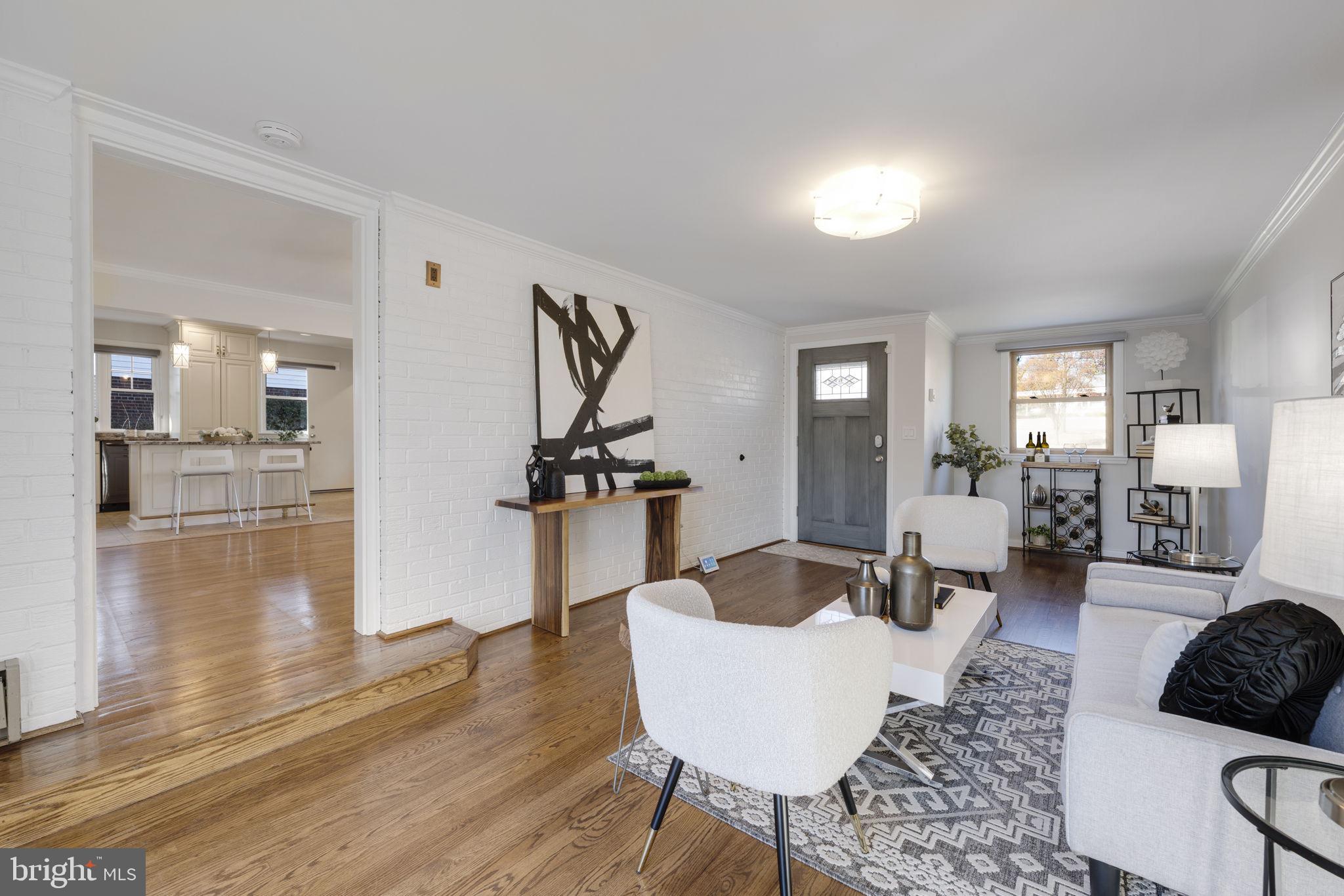 NEW CARROLLTON - Residential