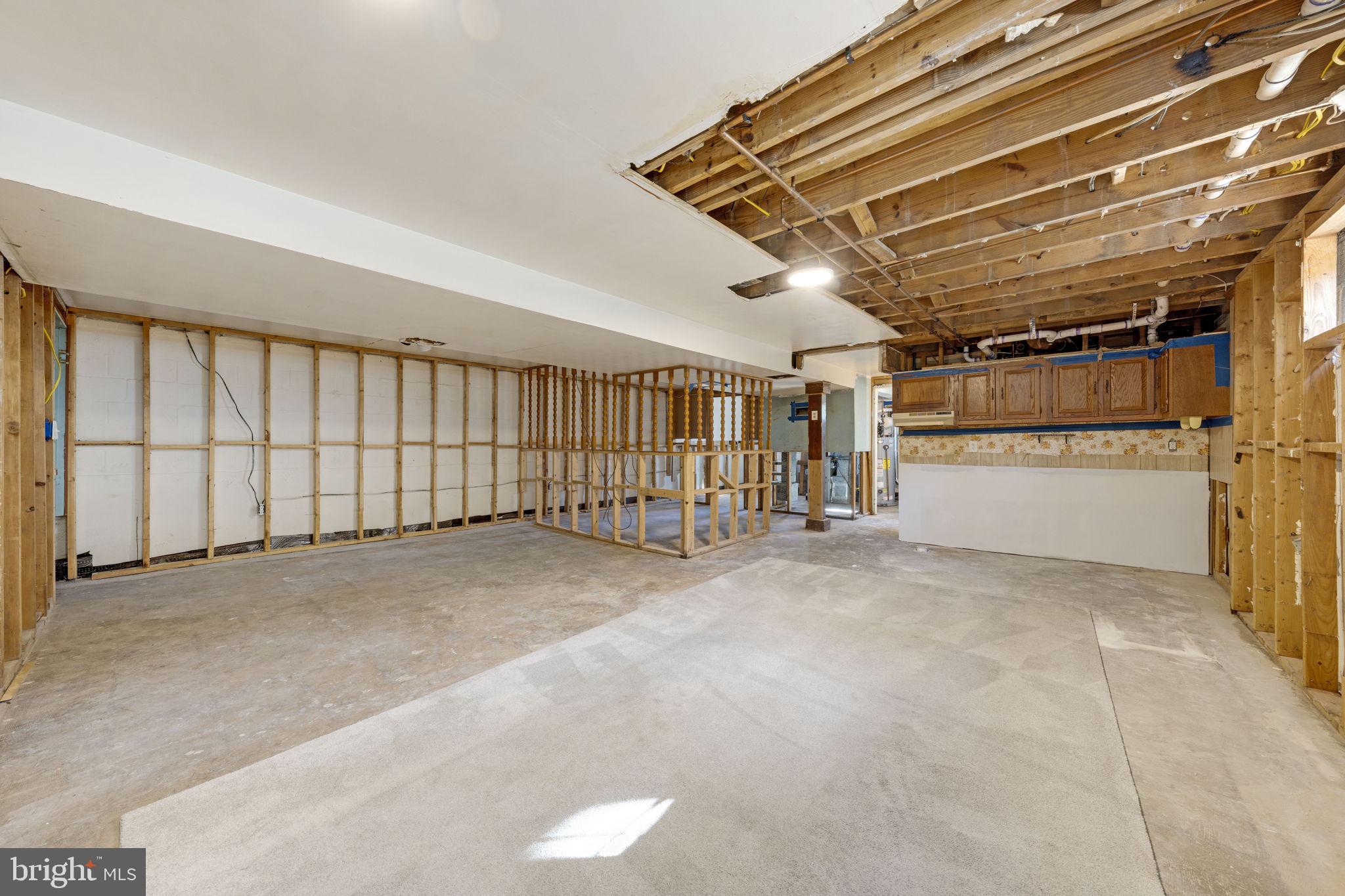 NEW CARROLLTON - Residential