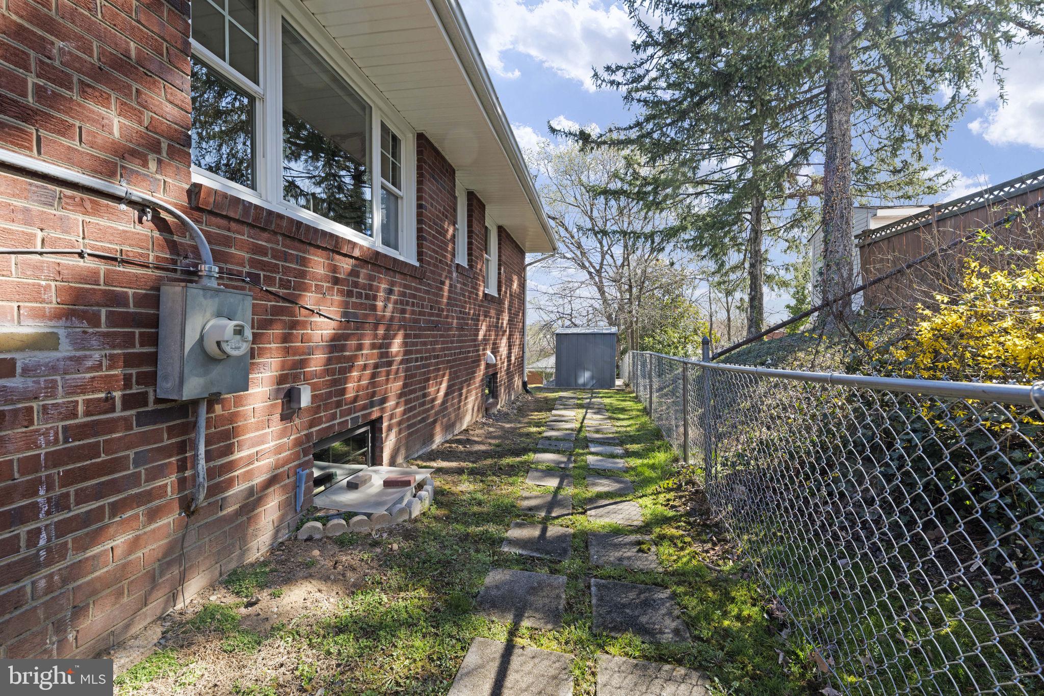 NEW CARROLLTON - Residential