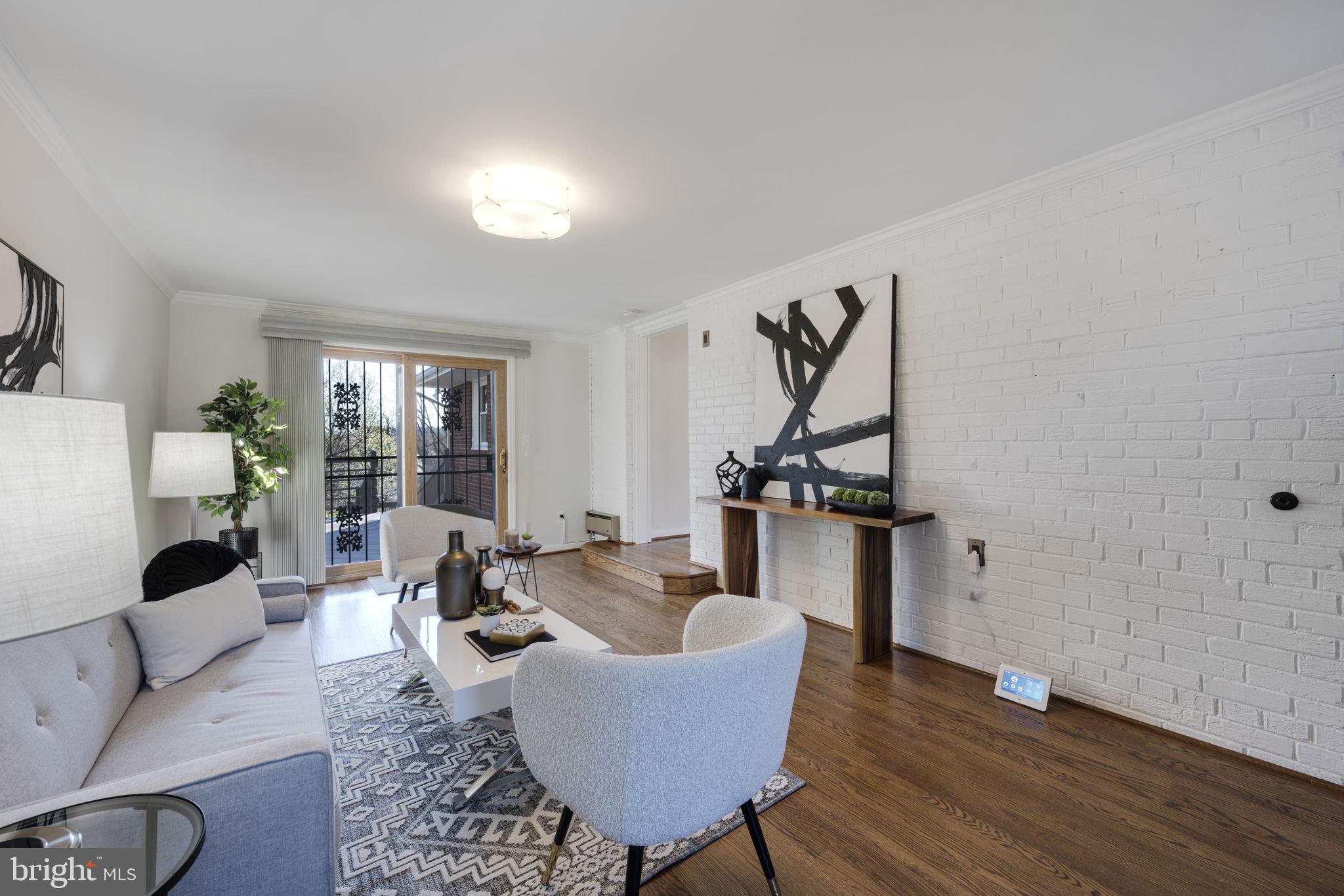 NEW CARROLLTON - Residential