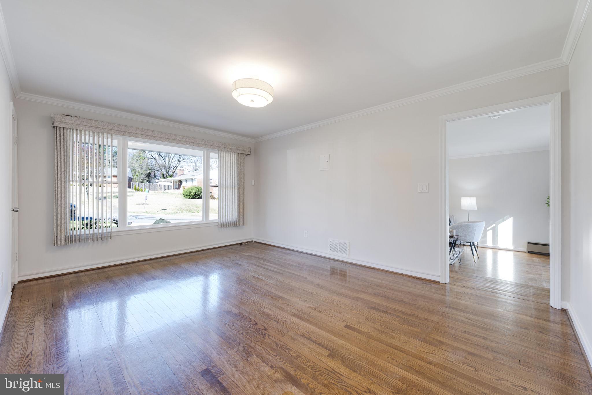 NEW CARROLLTON - Residential