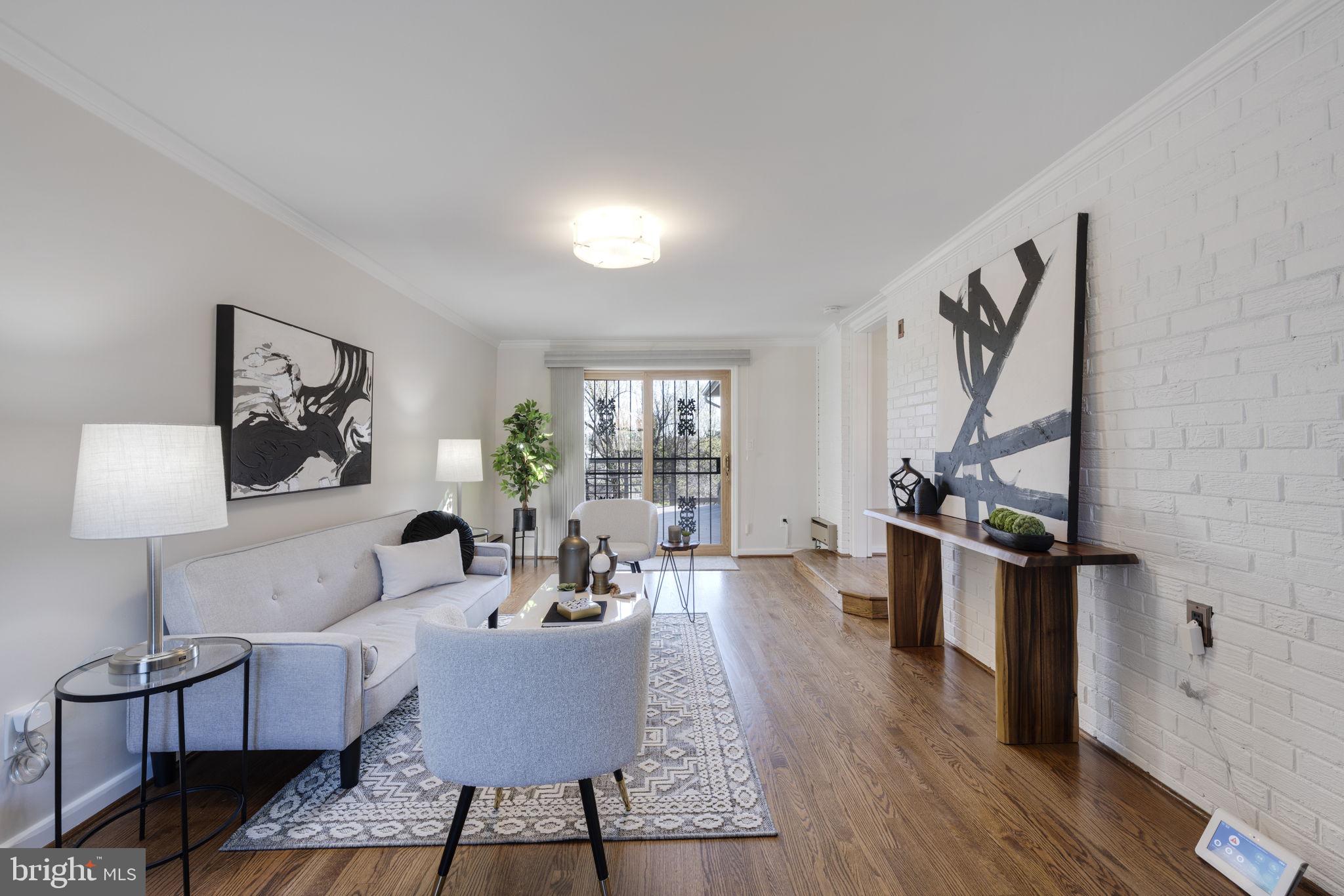 NEW CARROLLTON - Residential