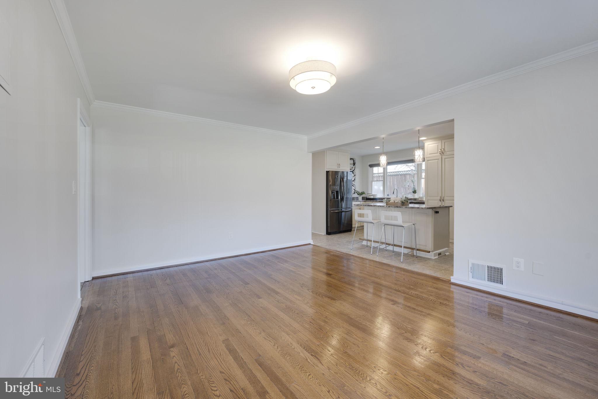 NEW CARROLLTON - Residential