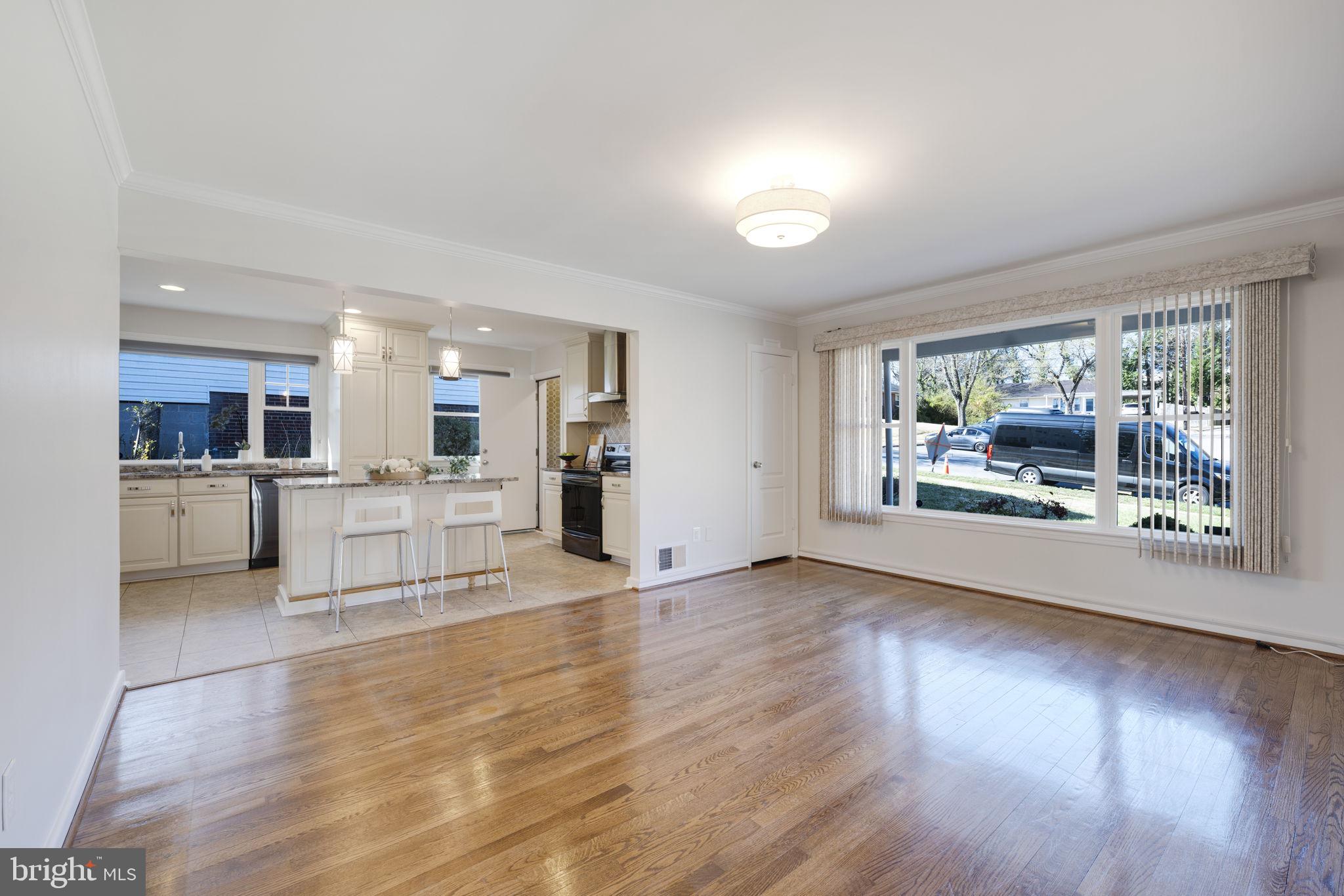 NEW CARROLLTON - Residential