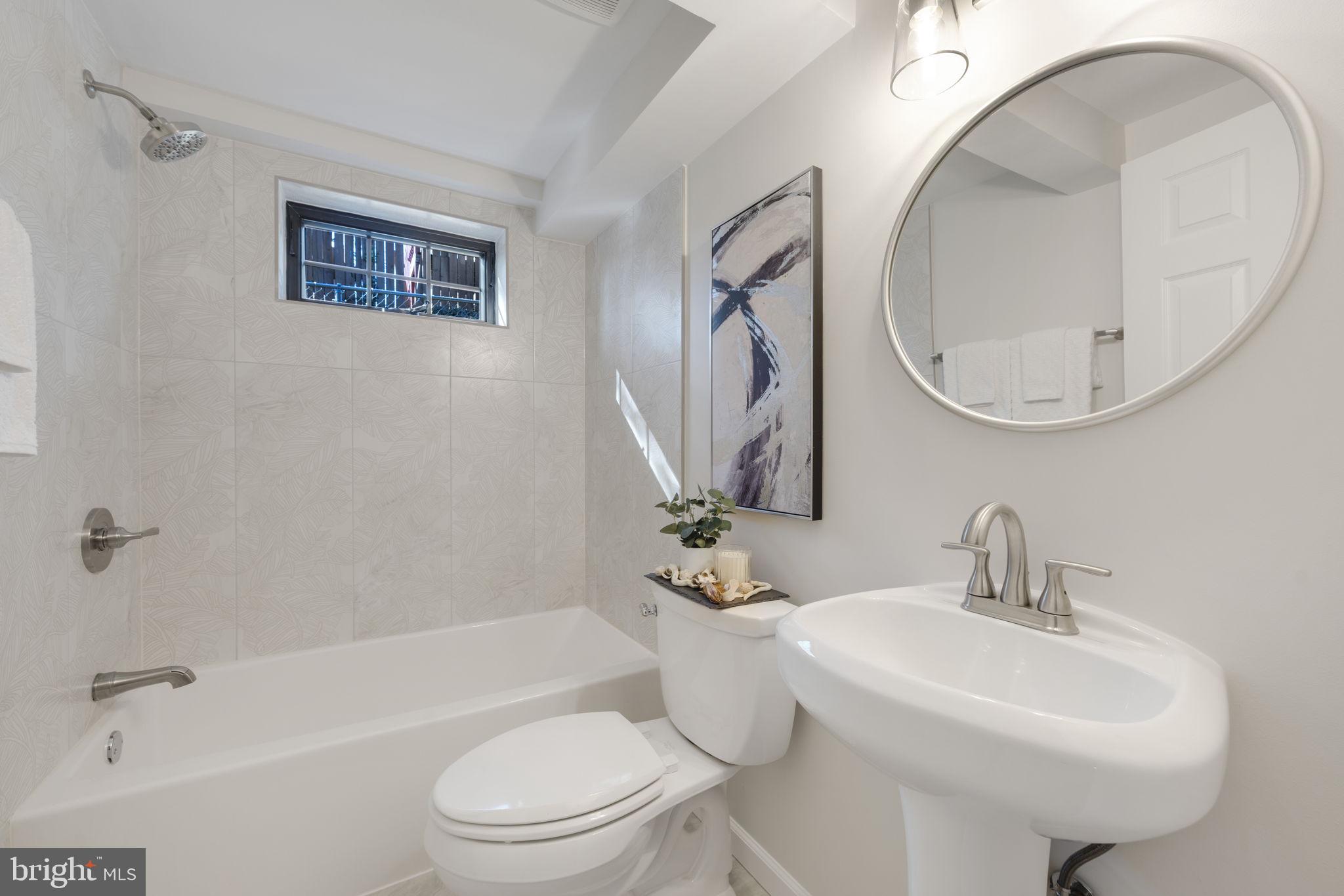 NEW CARROLLTON - Residential