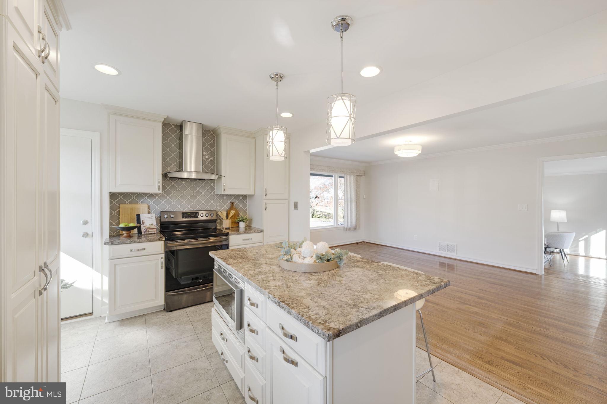 NEW CARROLLTON - Residential