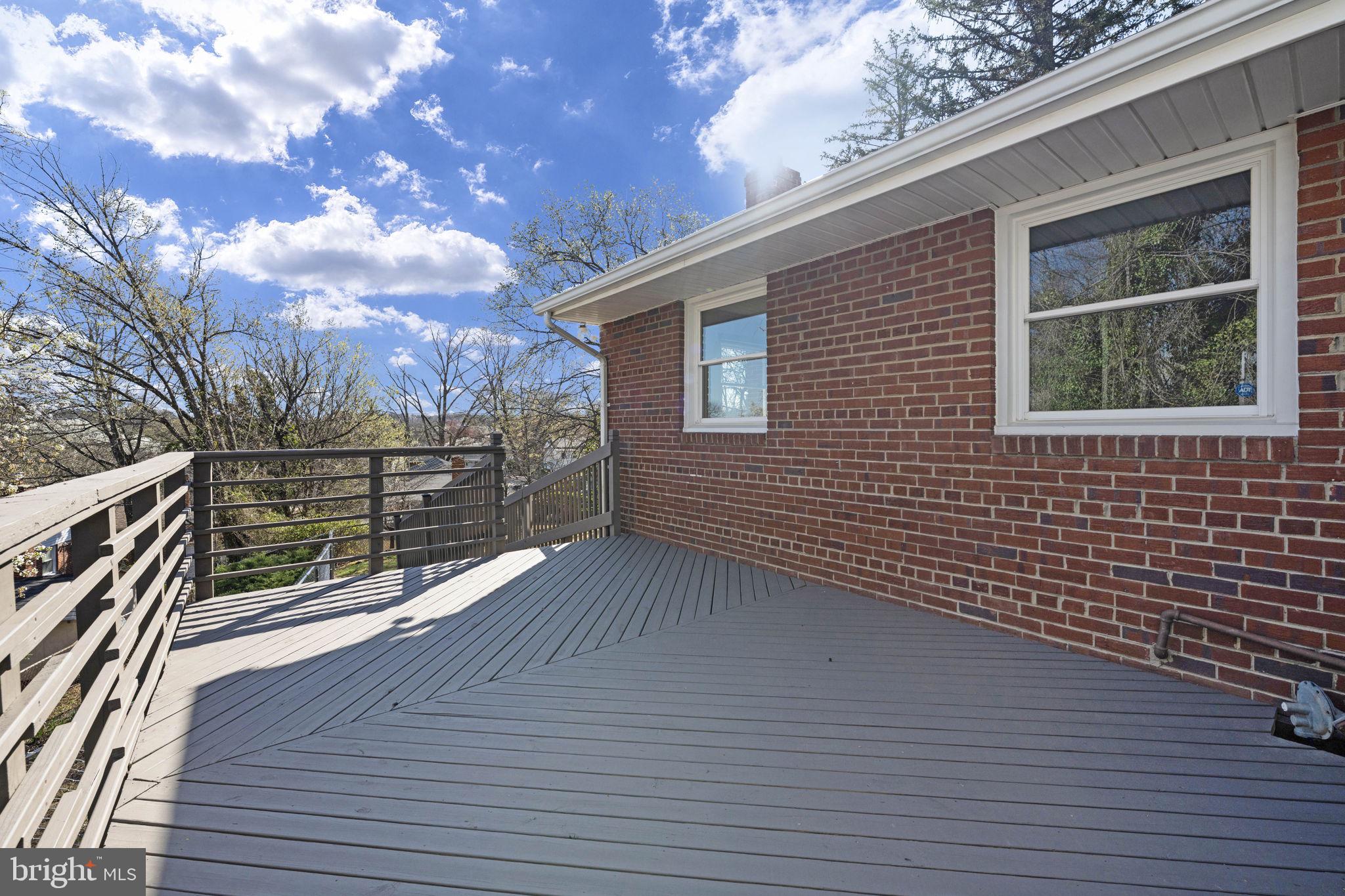 NEW CARROLLTON - Residential