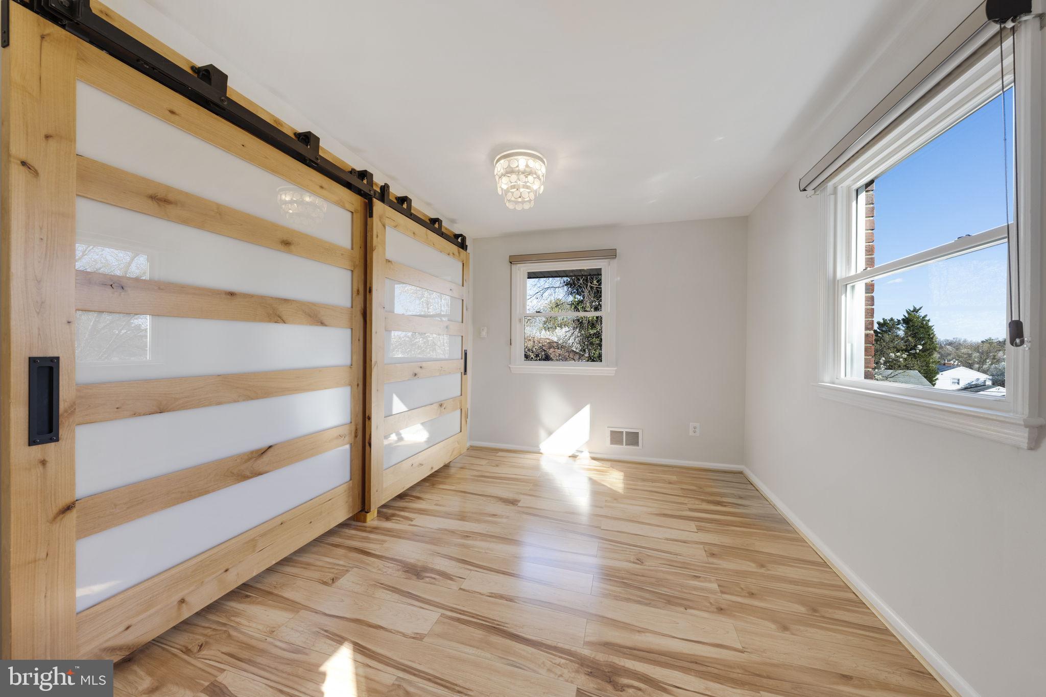 NEW CARROLLTON - Residential