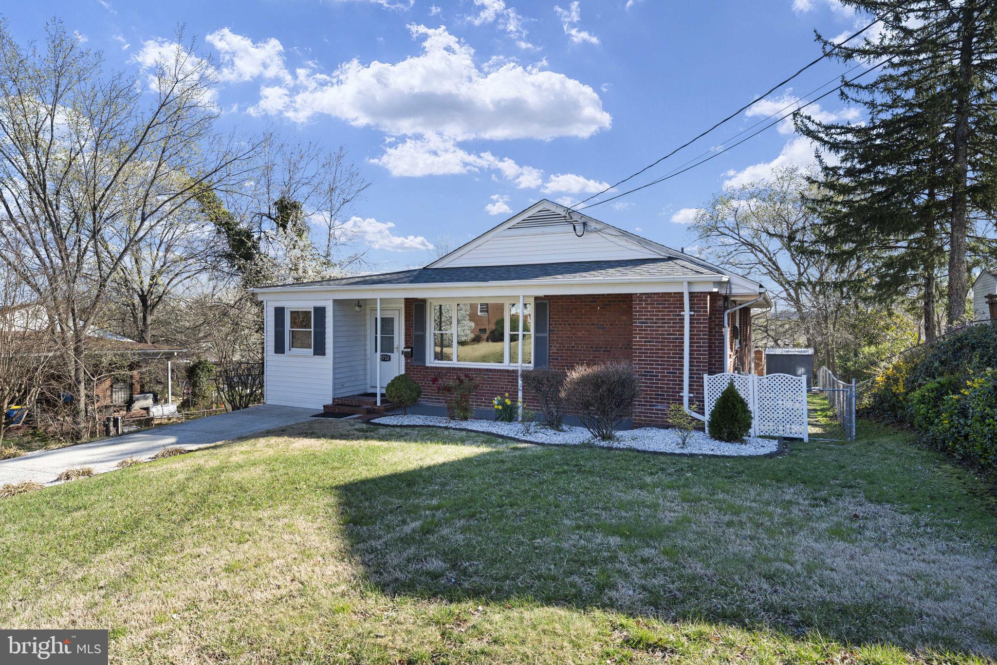 NEW CARROLLTON - Residential