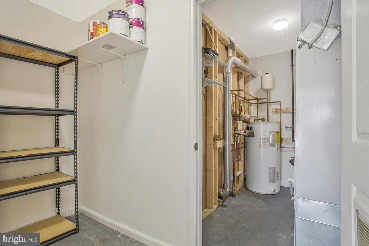 HOLLAWAY ESTATES - Residential