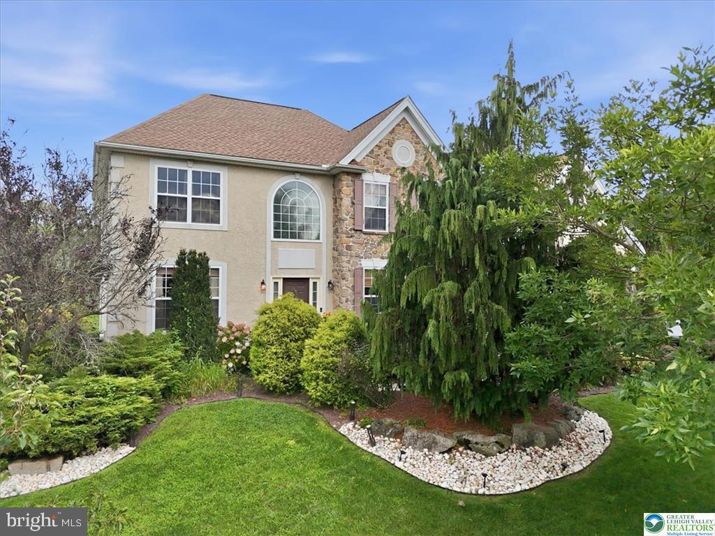 18 CREEK COURT