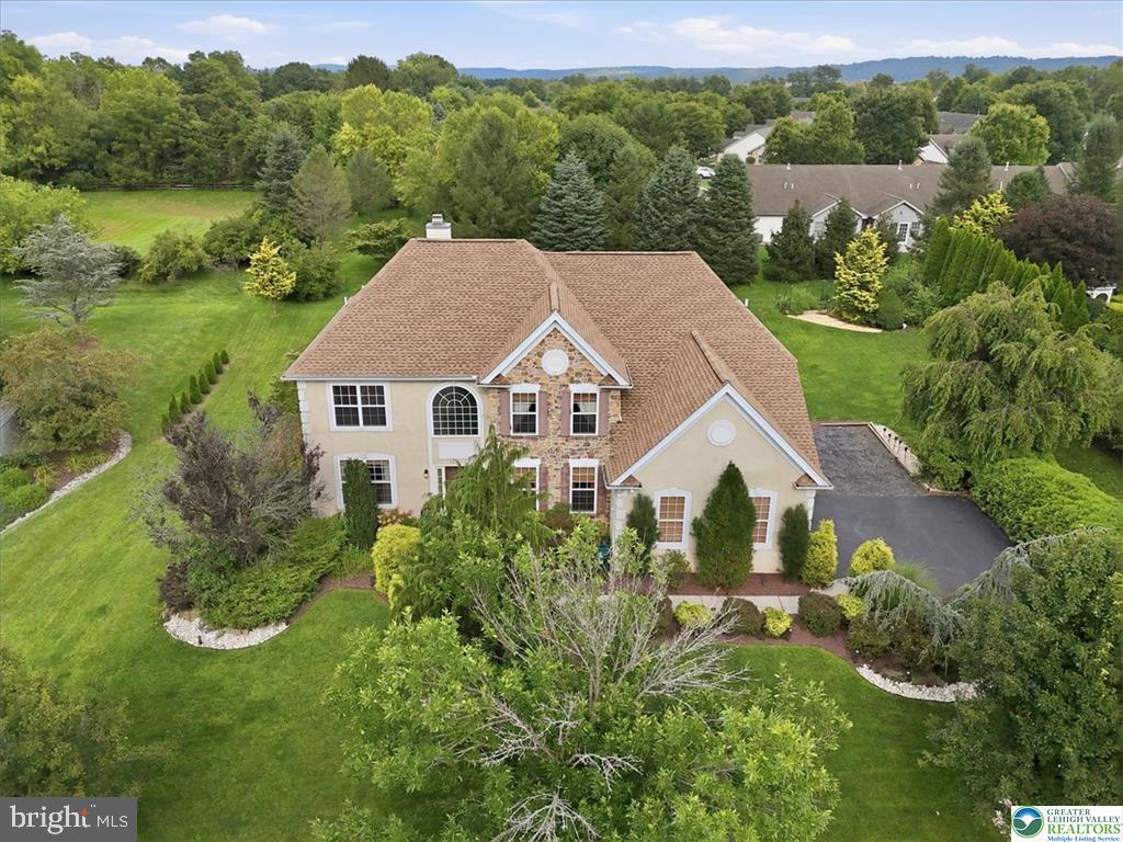 18 CREEK COURT
