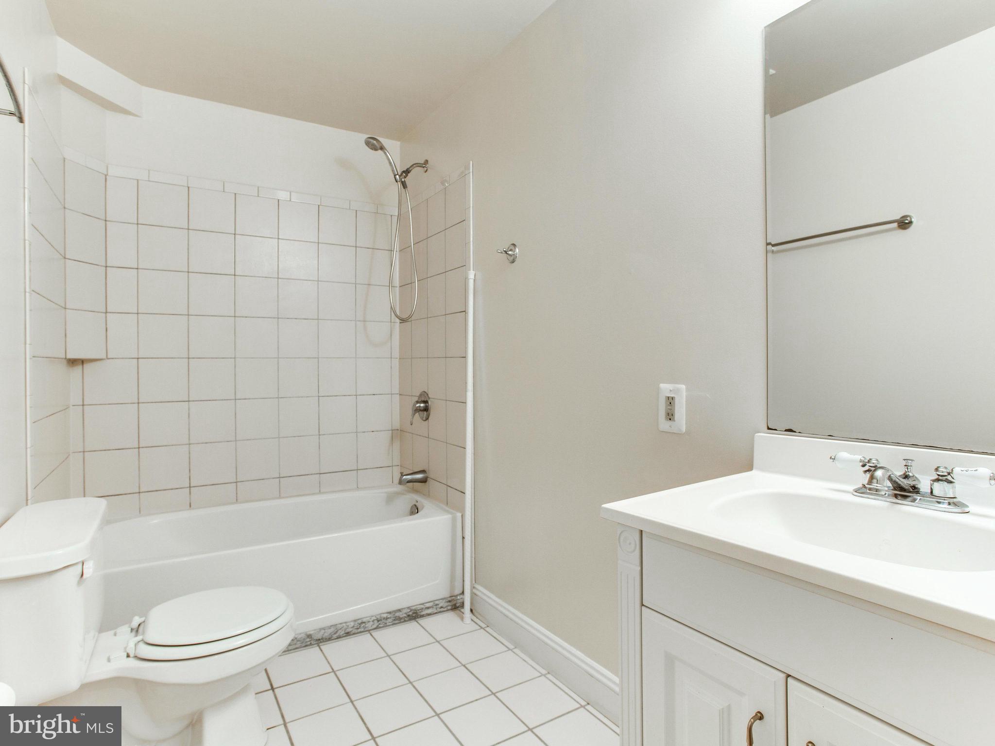 QUAIL HOLLOW - Residential