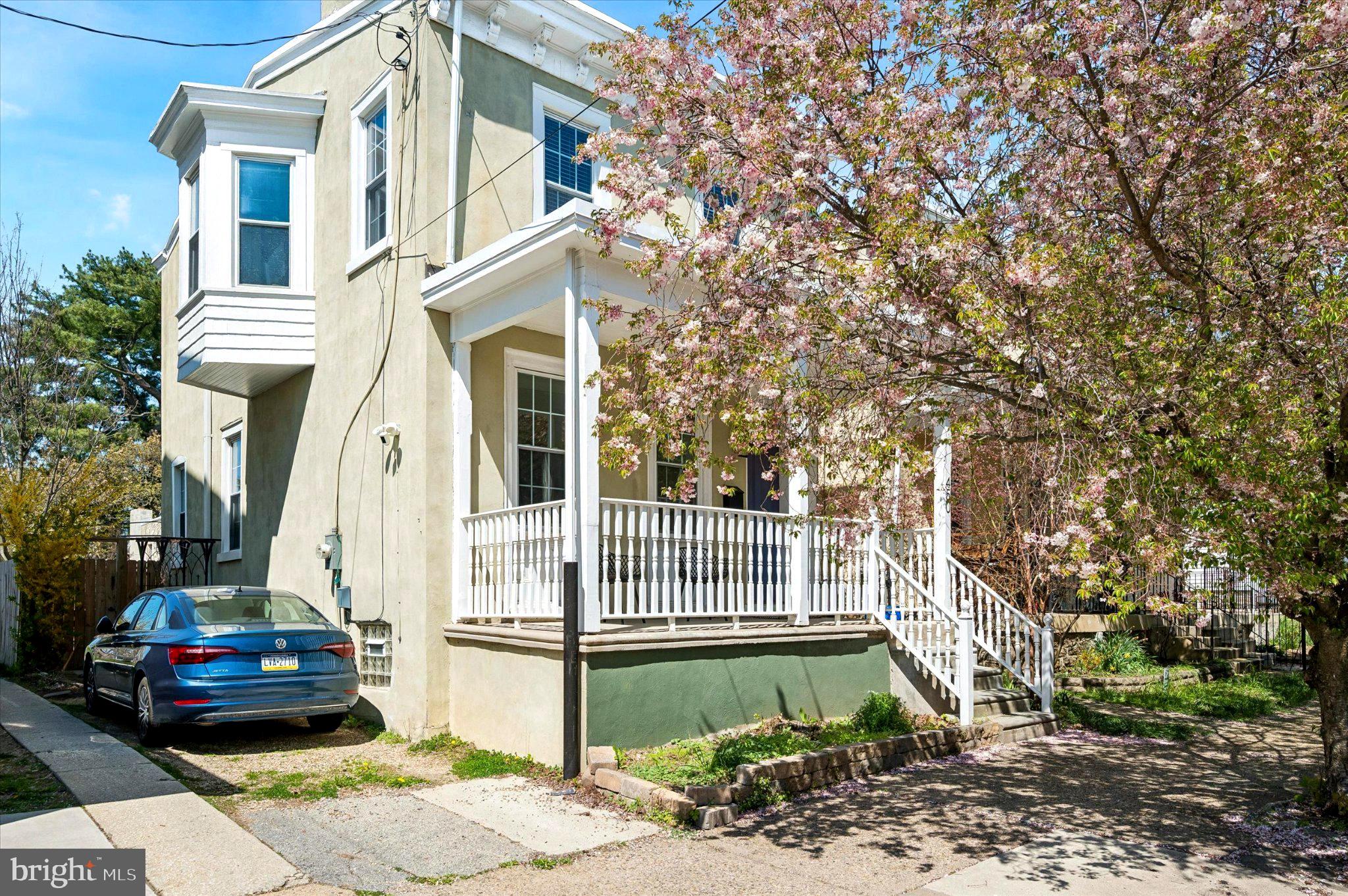 ROXBOROUGH - Residential