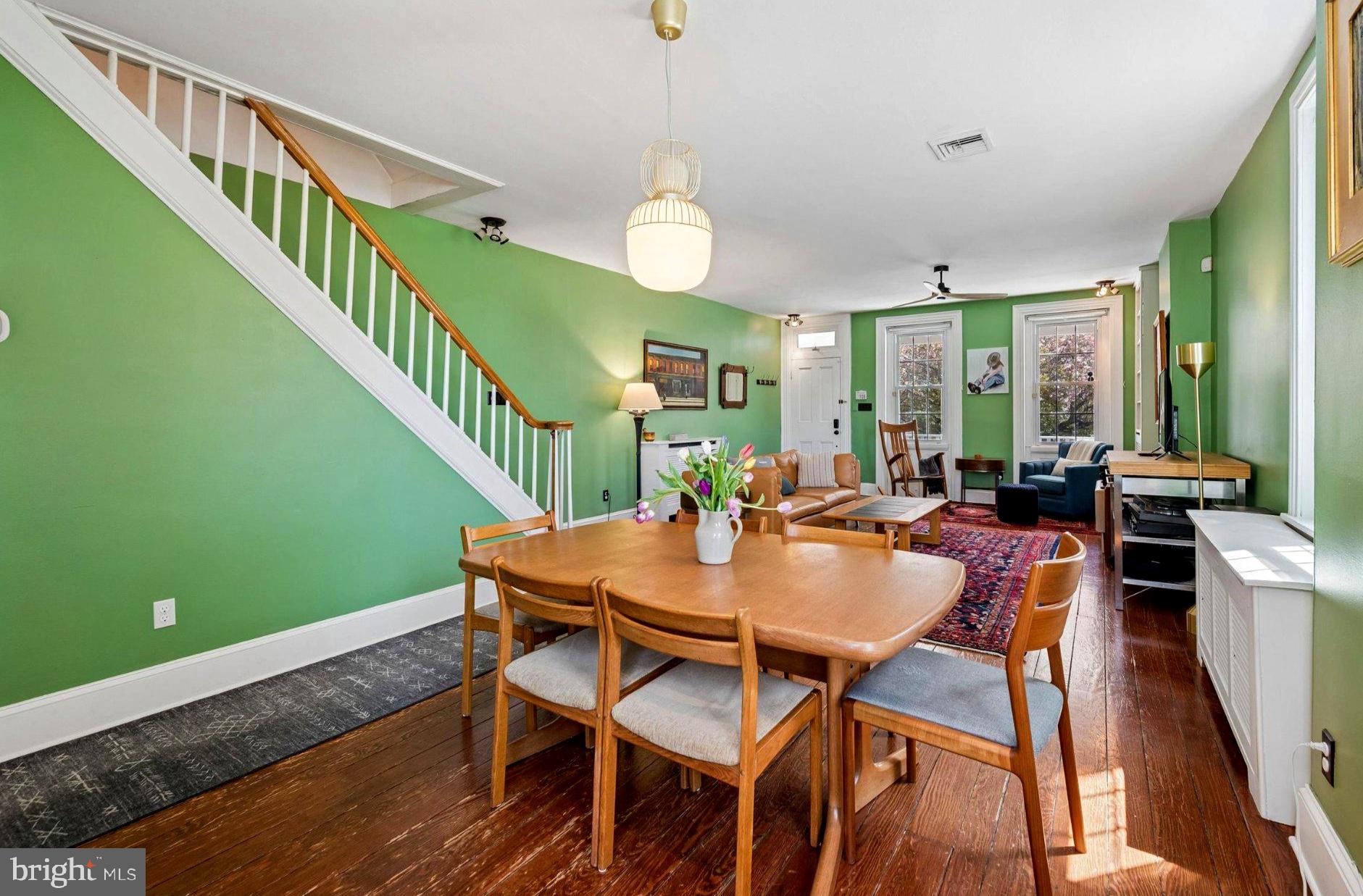 ROXBOROUGH - Residential