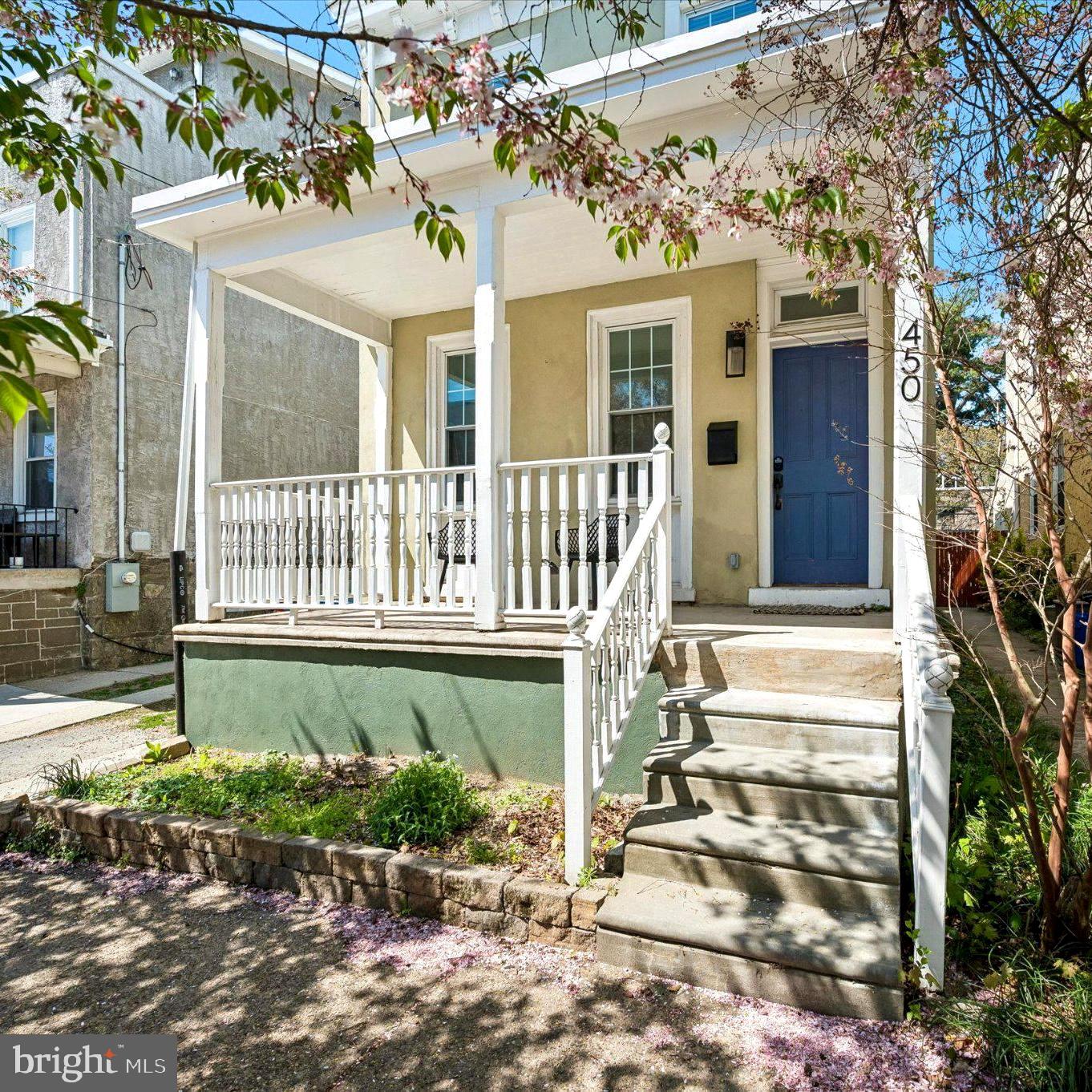 ROXBOROUGH - Residential