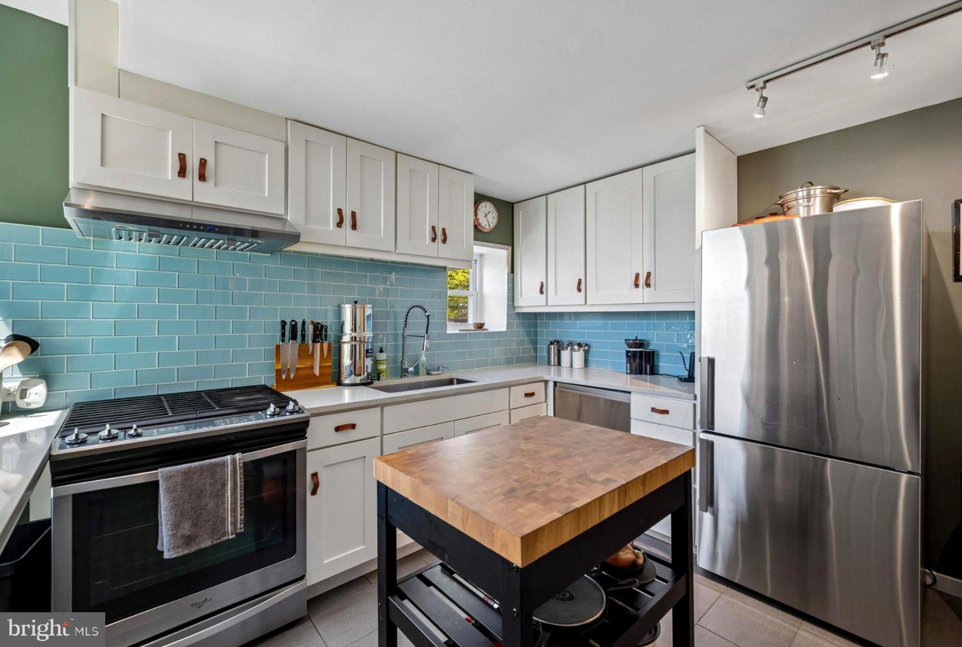 ROXBOROUGH - Residential