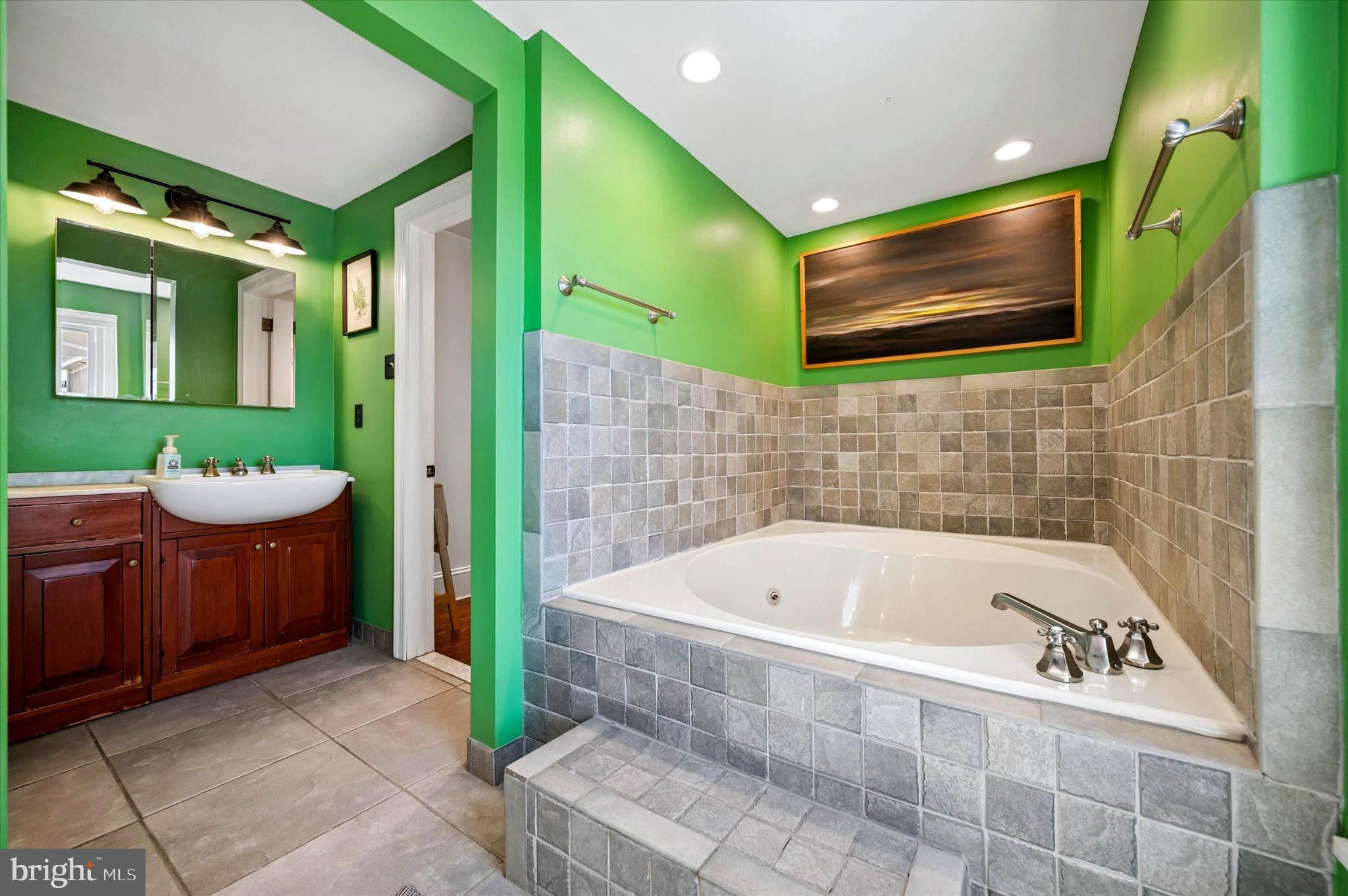 ROXBOROUGH - Residential