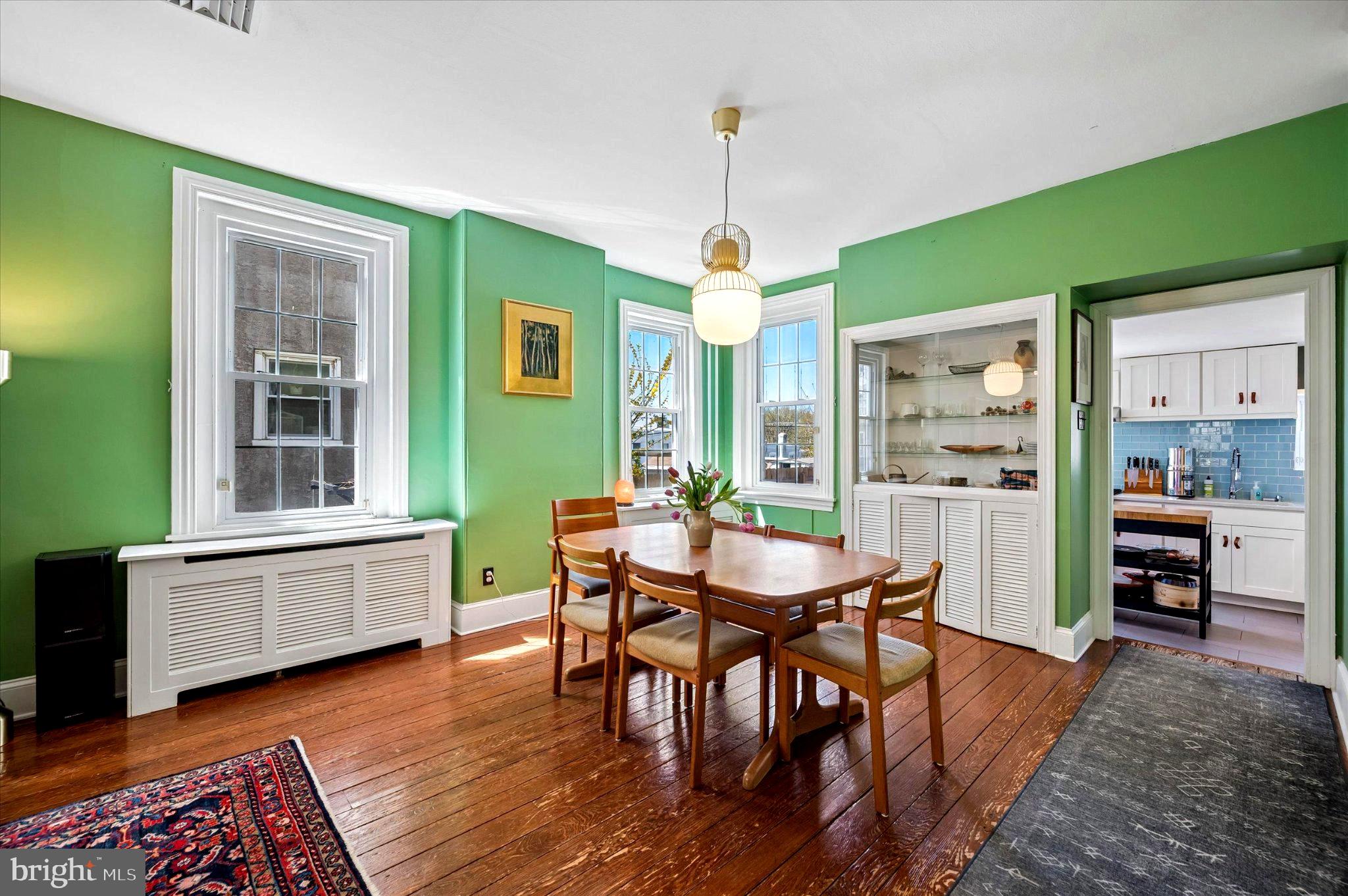 ROXBOROUGH - Residential