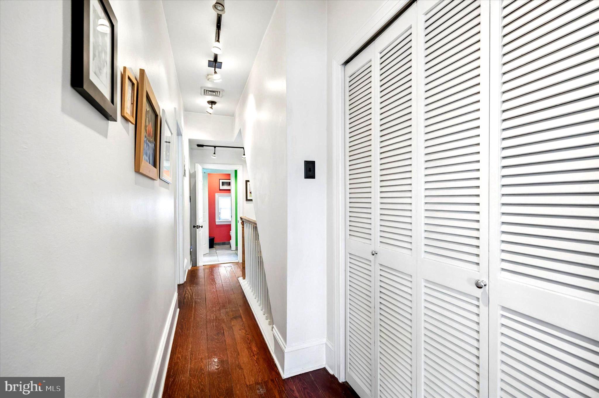 ROXBOROUGH - Residential