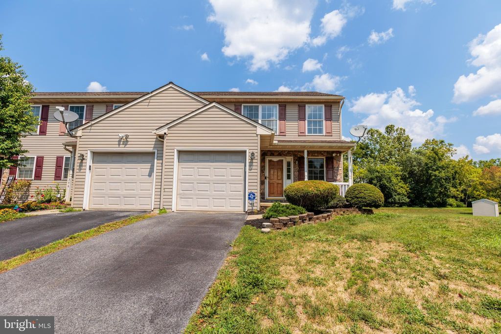 Photo of 348 Yorkshire Drive, Lancaster, PA 17603 (MLS # PALA2055106)