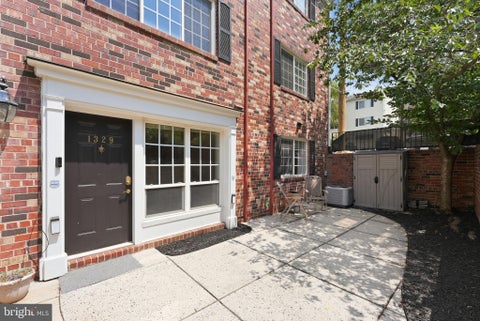Condo For Rent - 1329 N Van Dorn Street<br/> ALEXANDRIA, VA 22304