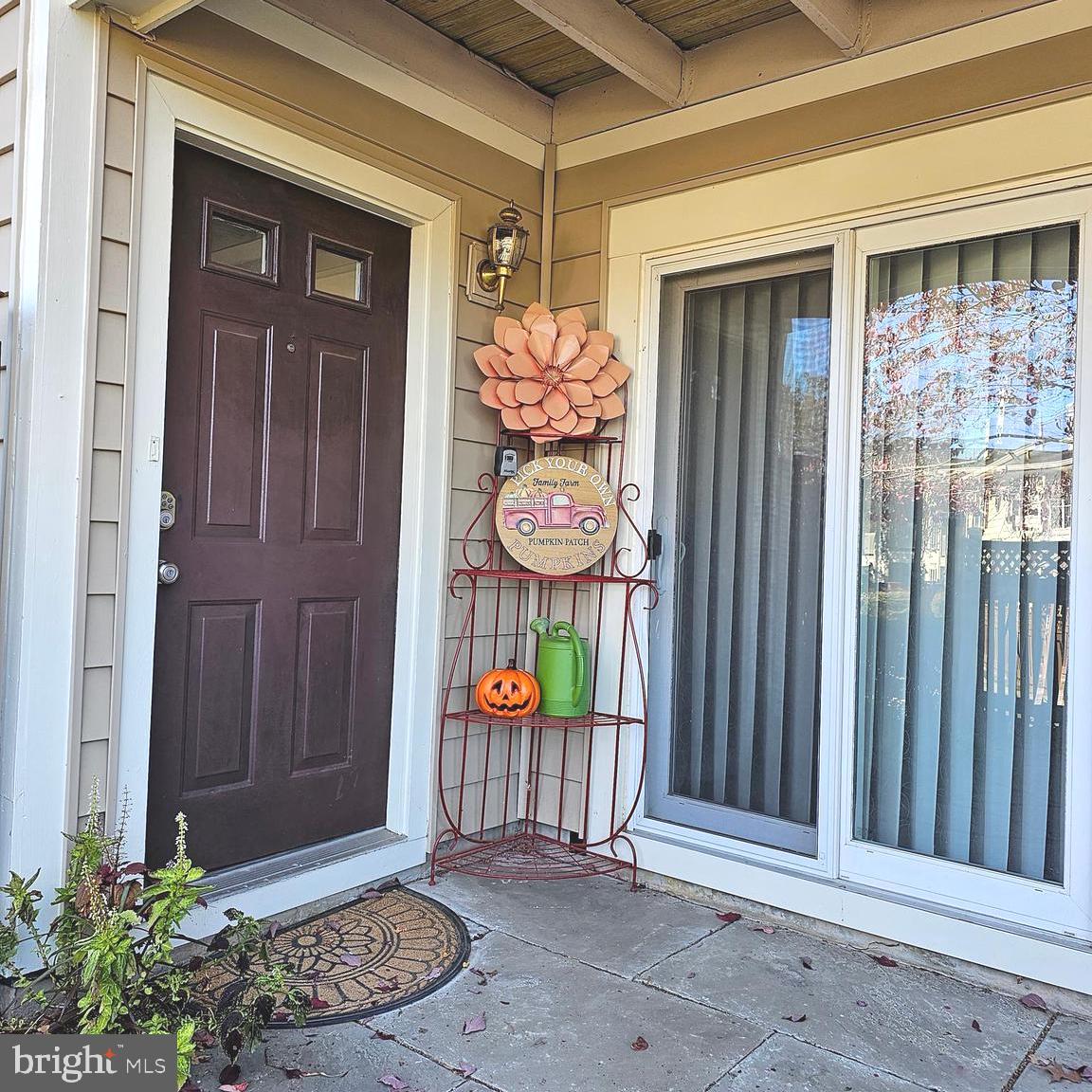 ESSEX HOUSE - Residential Lease