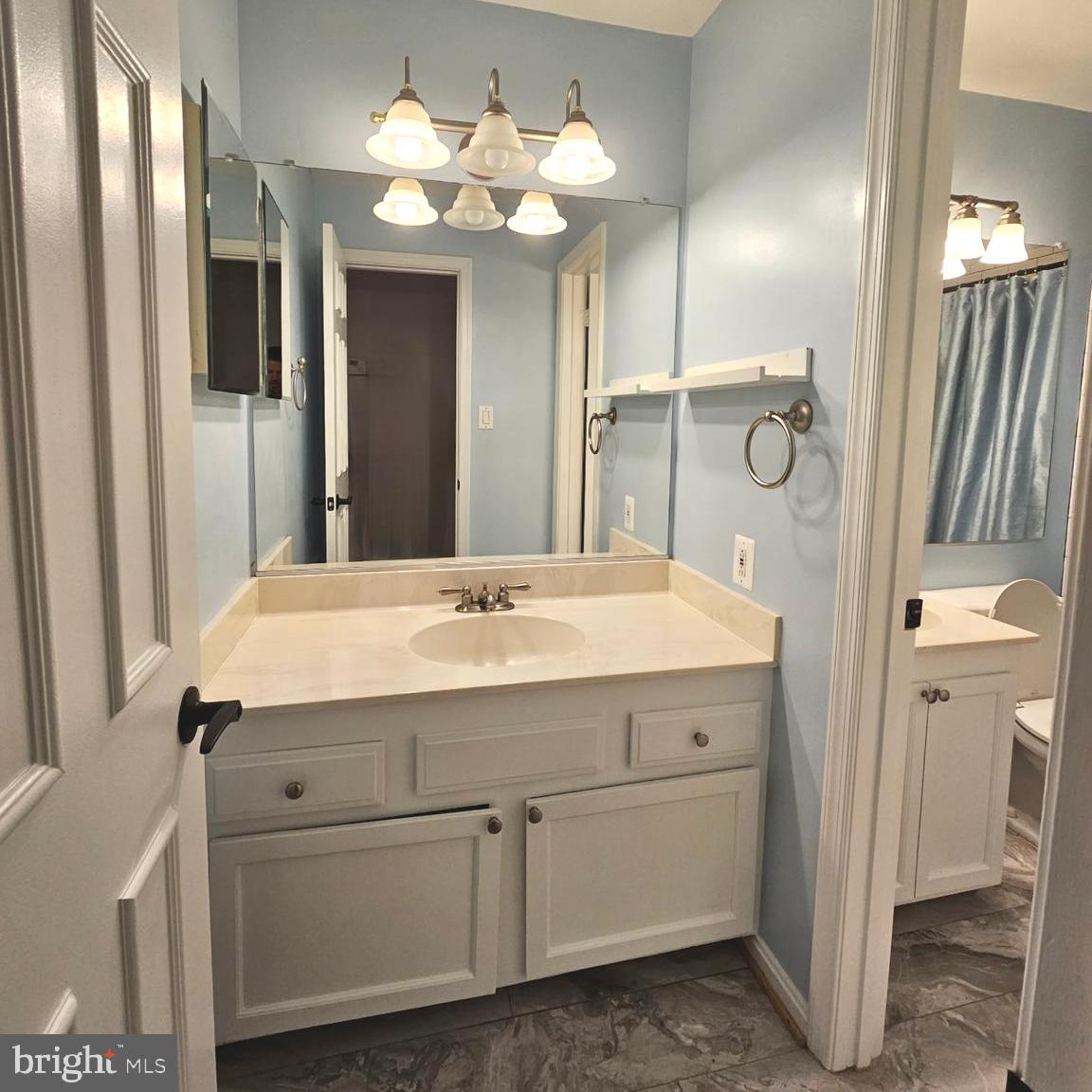 ESSEX HOUSE - Residential Lease