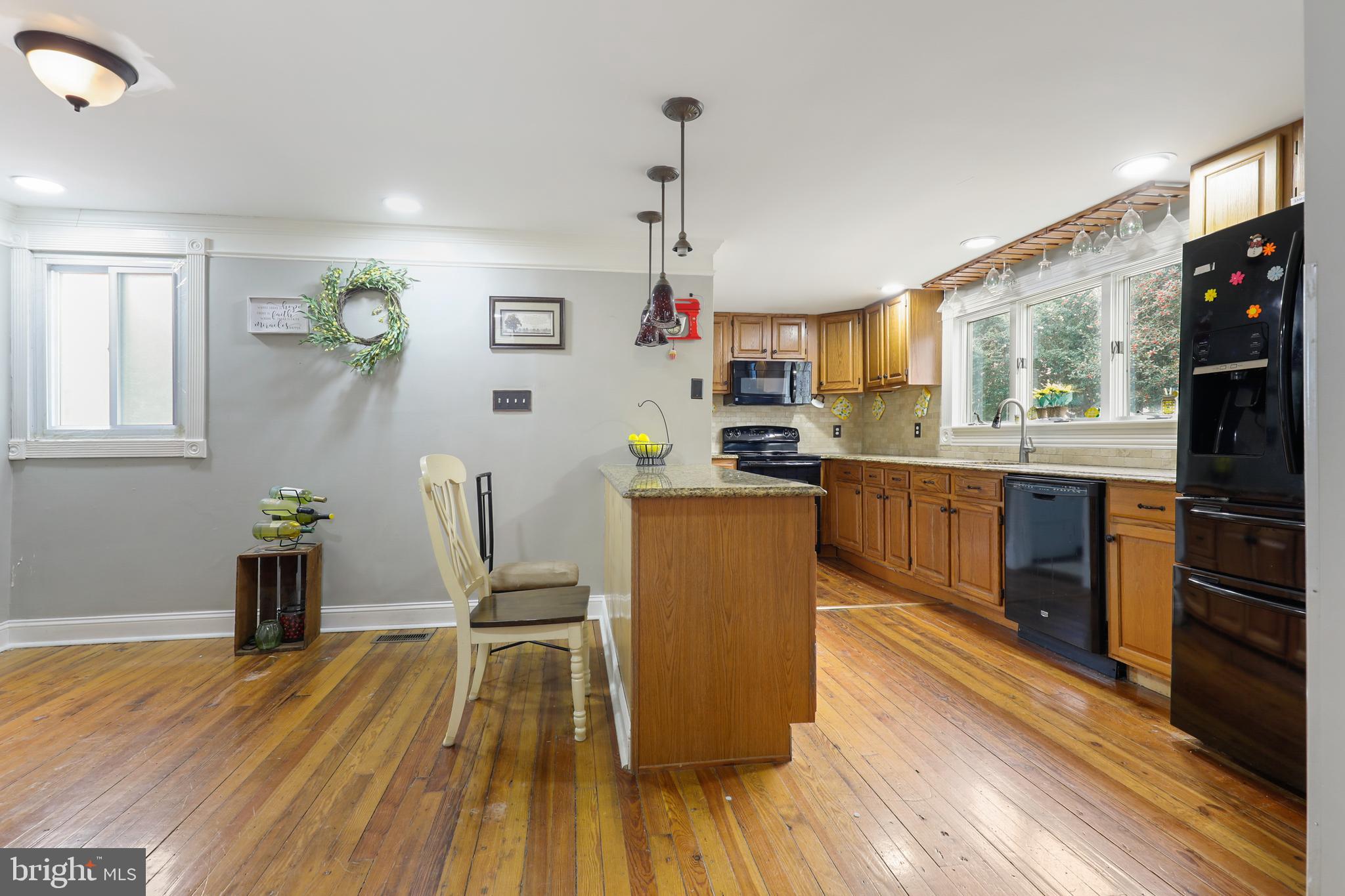 KINGSVILLE - Residential