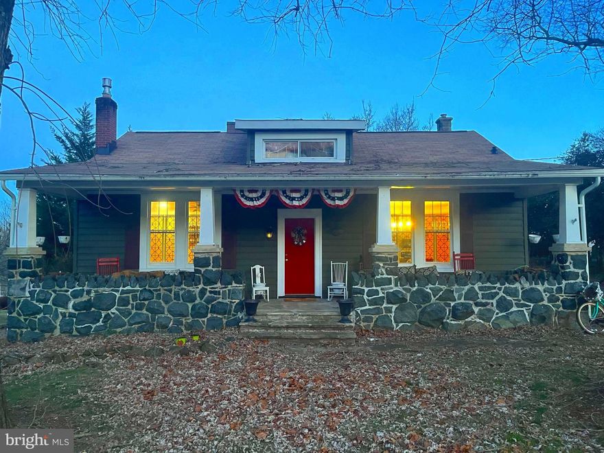 $25k PRICE ENHANCEMENT!! Beautiful property now available in Kingsville! Bring your ideas to this unique home, a blended mix of old and new! Gleaming hardwoods throughout main floor with old wood stove in living room, lovely bar area and spacious/sunny kitchen featuring granite countertops and tons of natural light. Fully finished basement will make an excellent playroom or entertainment space. The outdoor enthusiast will love the beautiful mature trees on the property and ample parking! Bring your vision and buyers today!