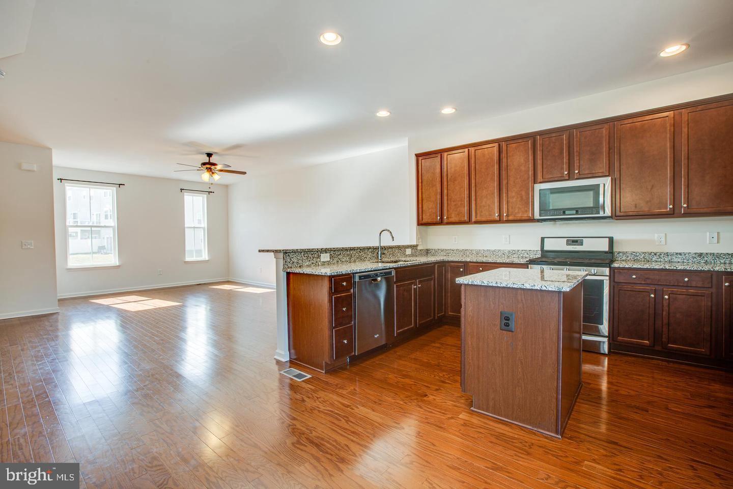 SUMMERFIELD - Residential