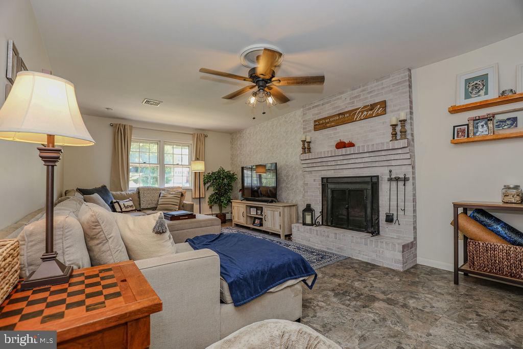 GREEN LANE FARMS - Residential