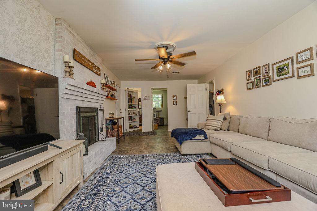 GREEN LANE FARMS - Residential