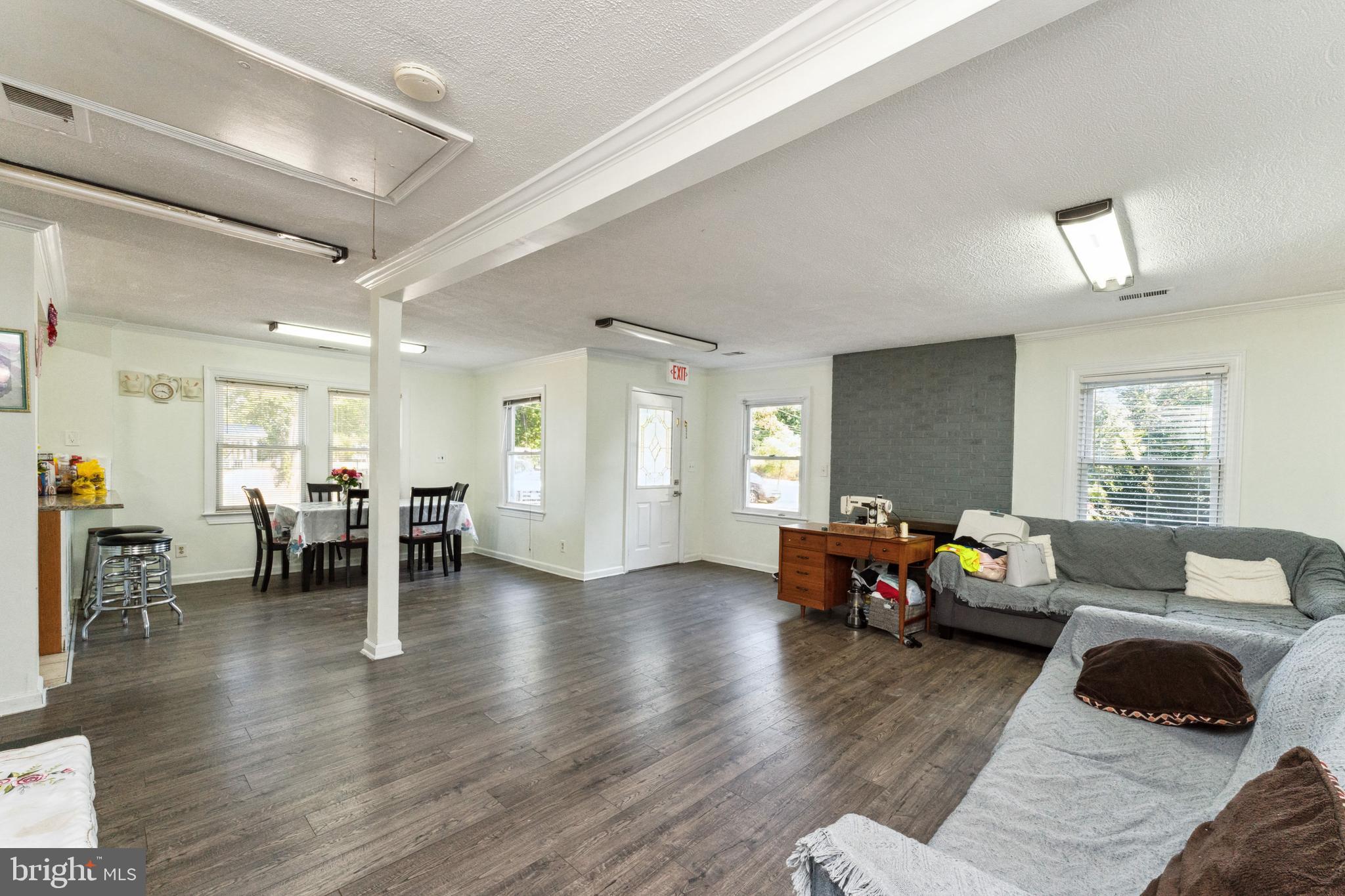 COOL SPRING - Residential