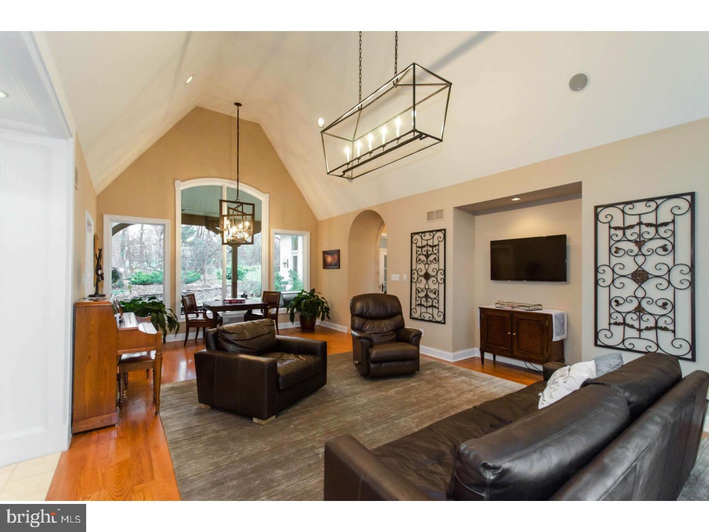 SADDLE RIDGE - Residential