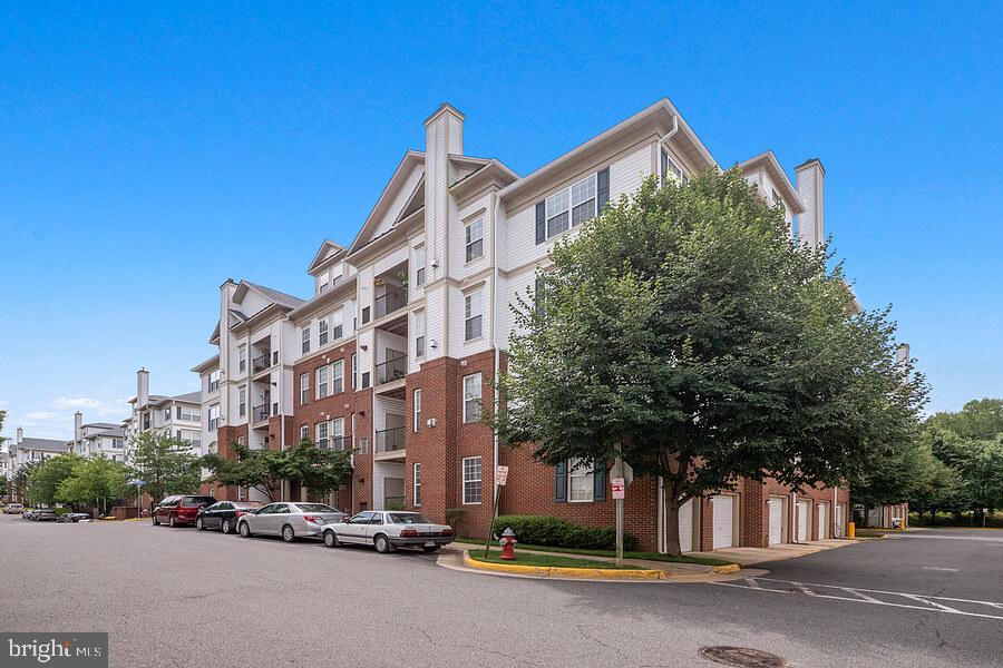 COURTS AT WESCOTT RIDGE - Residential