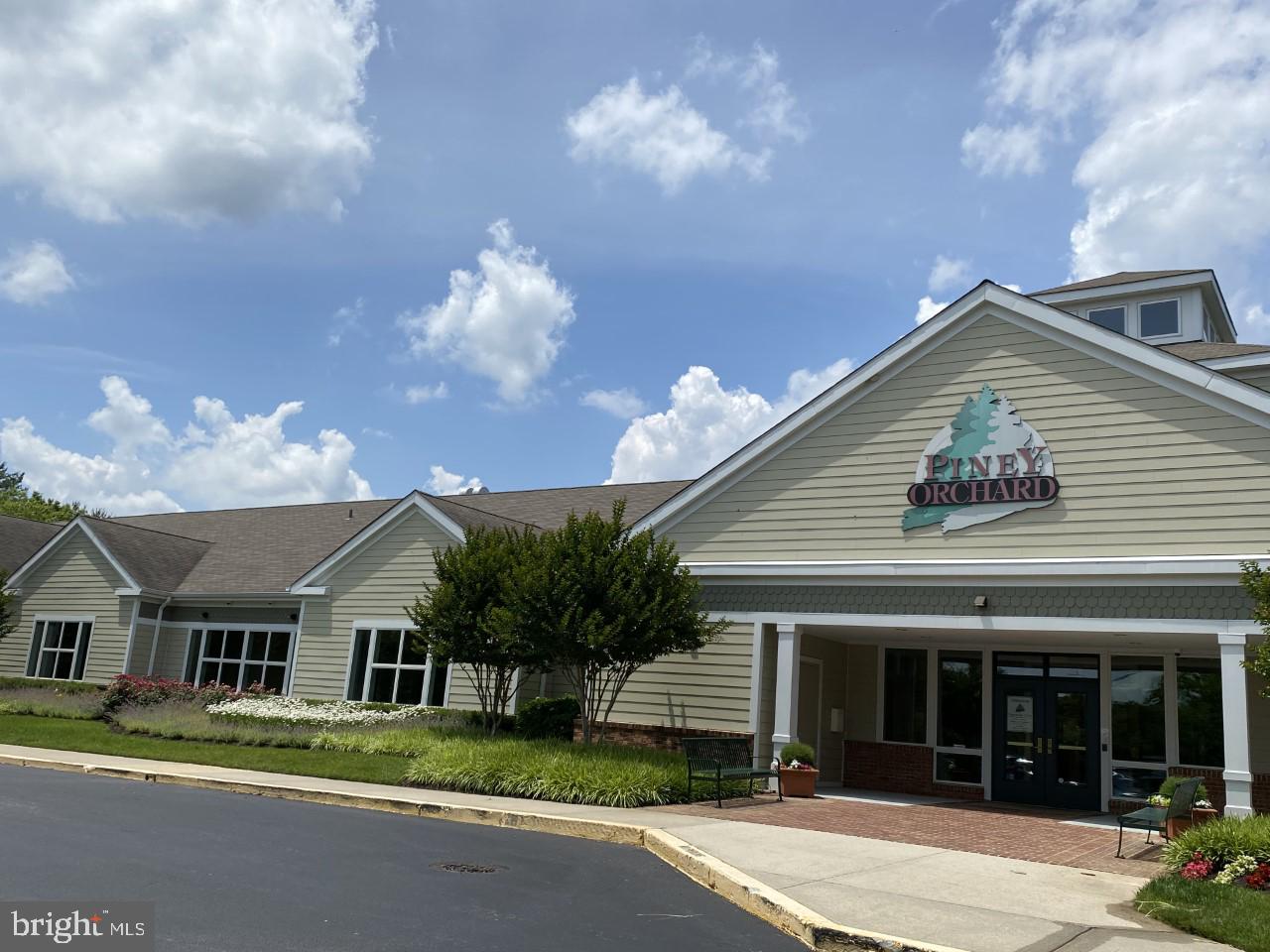 PINEY ORCHARD - Residential