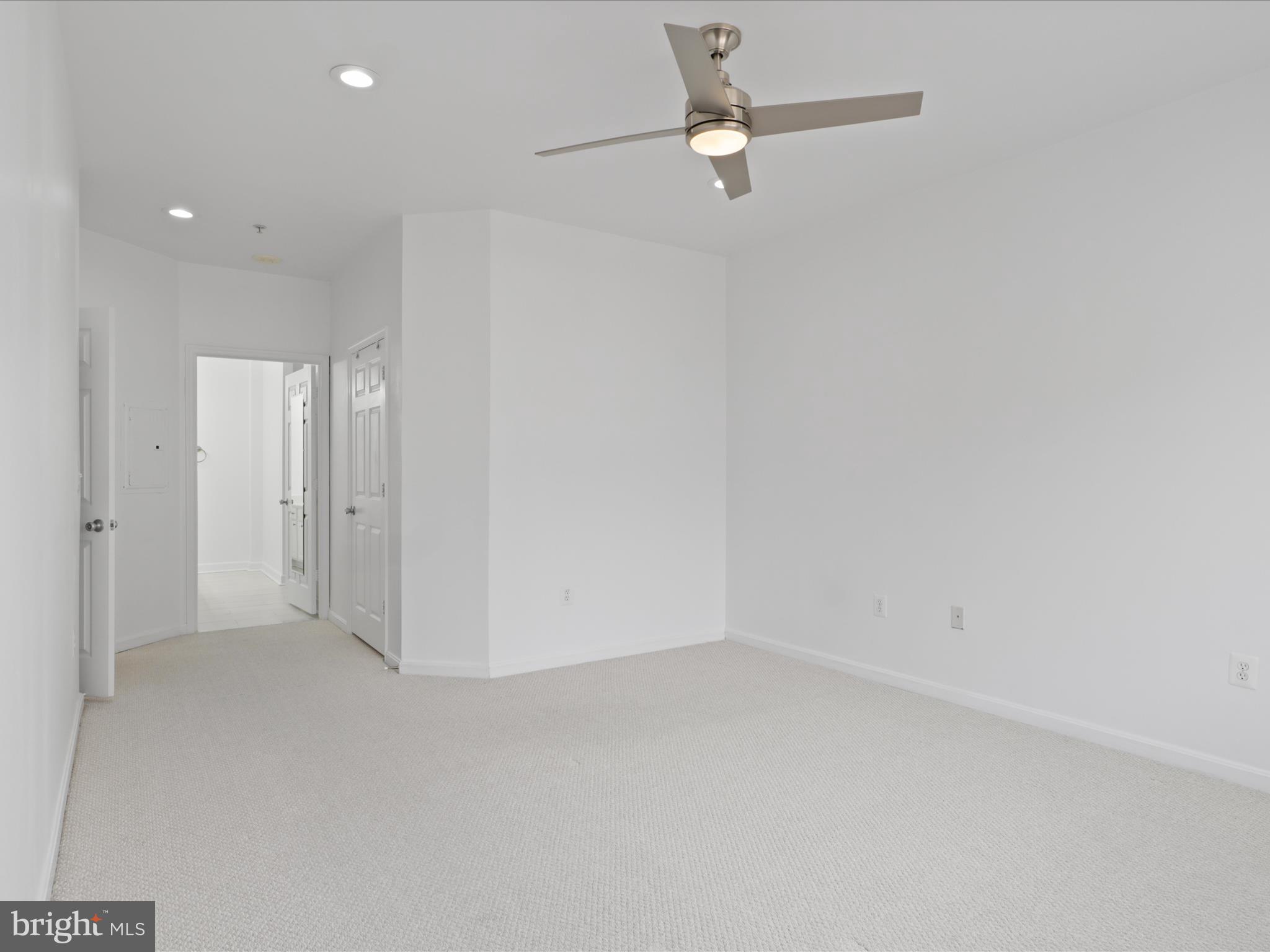 LEXINGTON SQUARE - Residential Lease