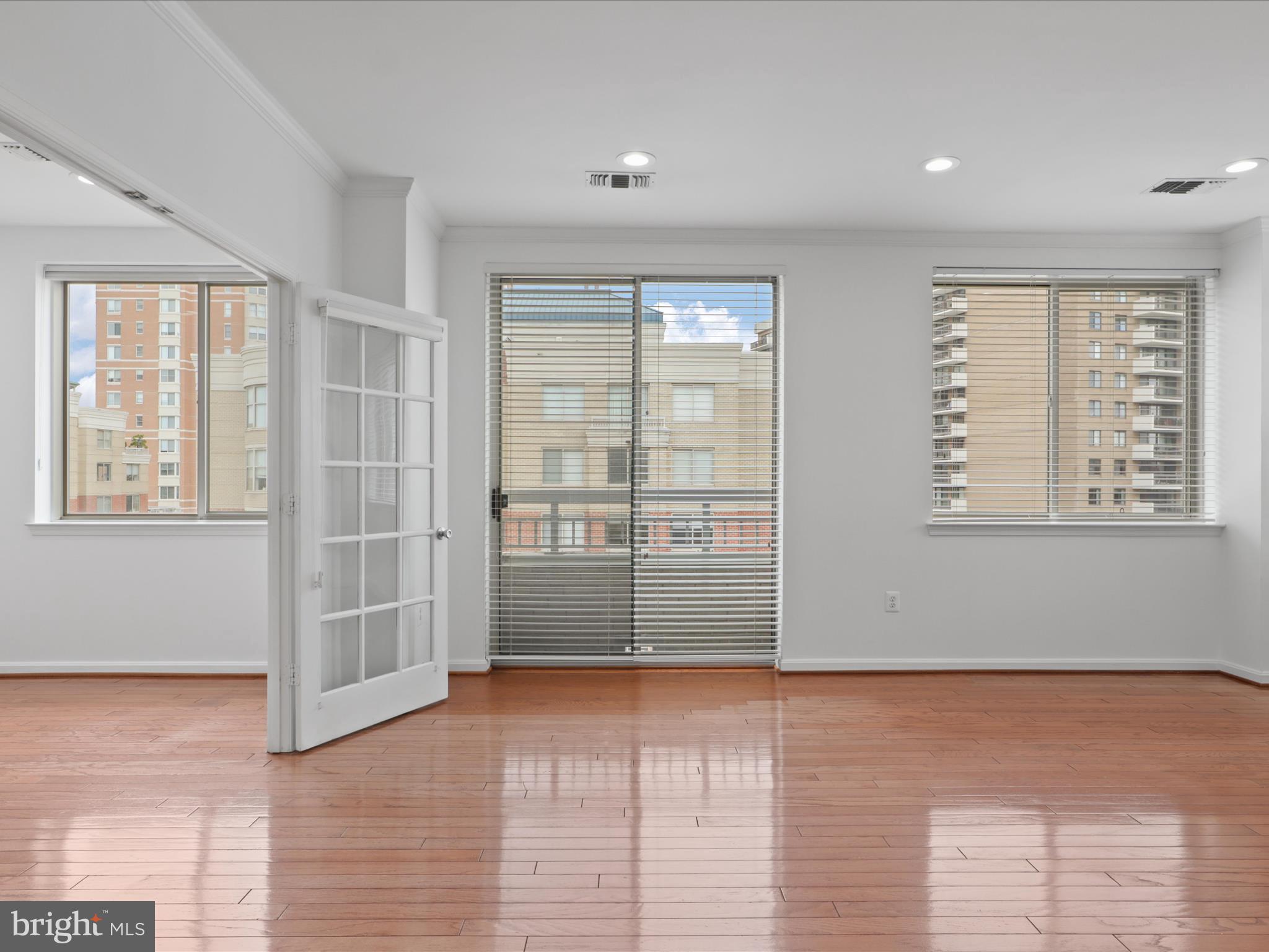 LEXINGTON SQUARE - Residential Lease