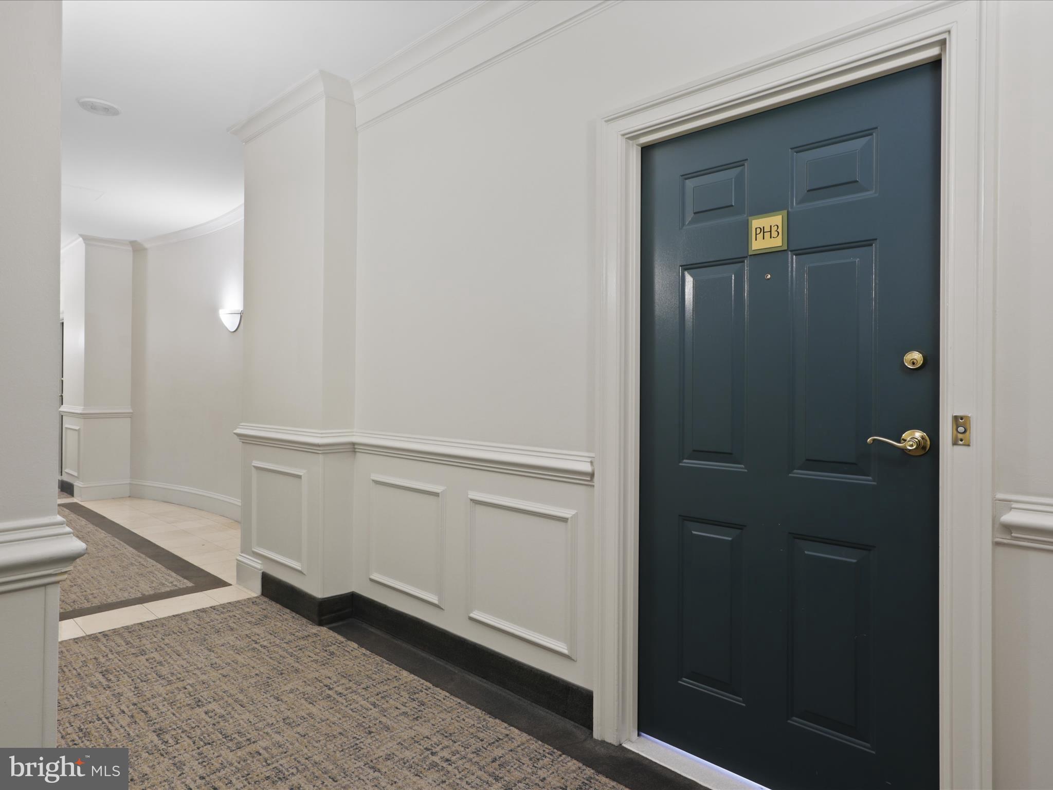 LEXINGTON SQUARE - Residential Lease