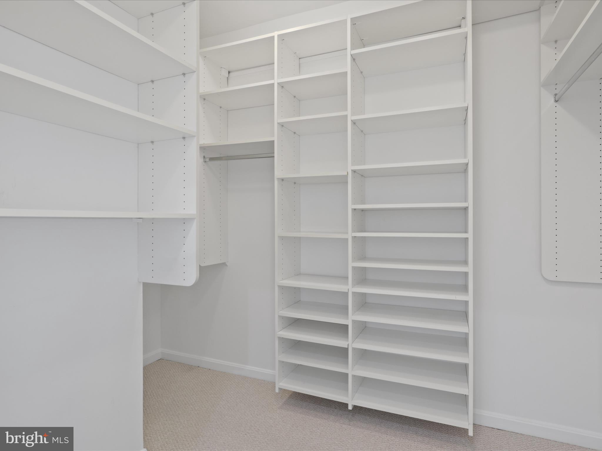 LEXINGTON SQUARE - Residential Lease