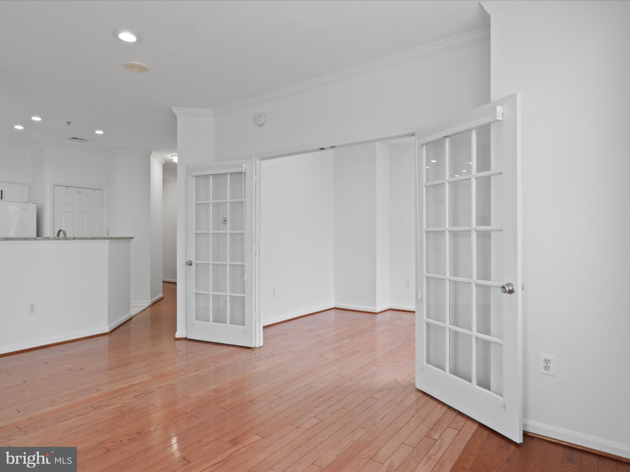 LEXINGTON SQUARE - Residential Lease