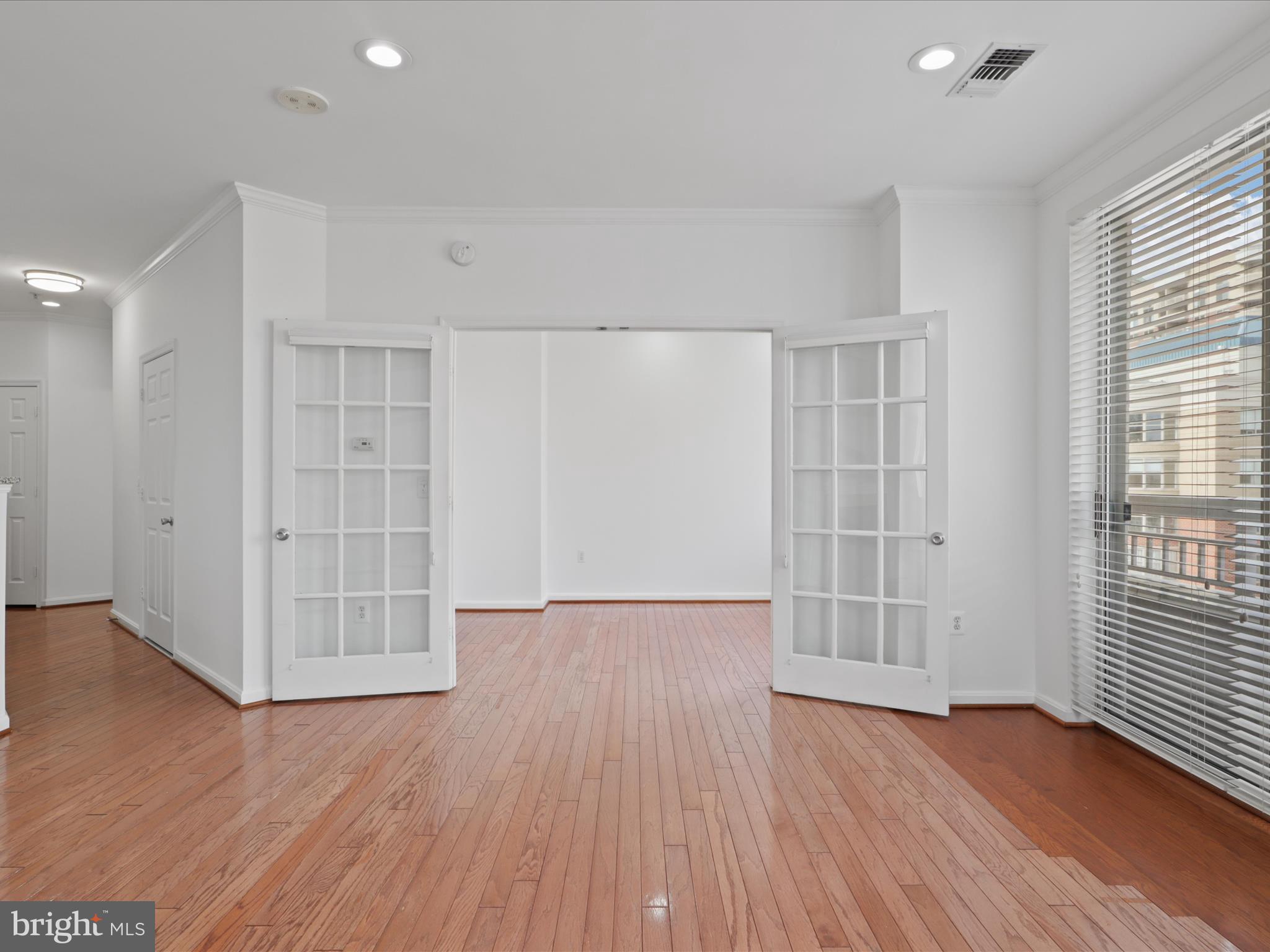 LEXINGTON SQUARE - Residential Lease