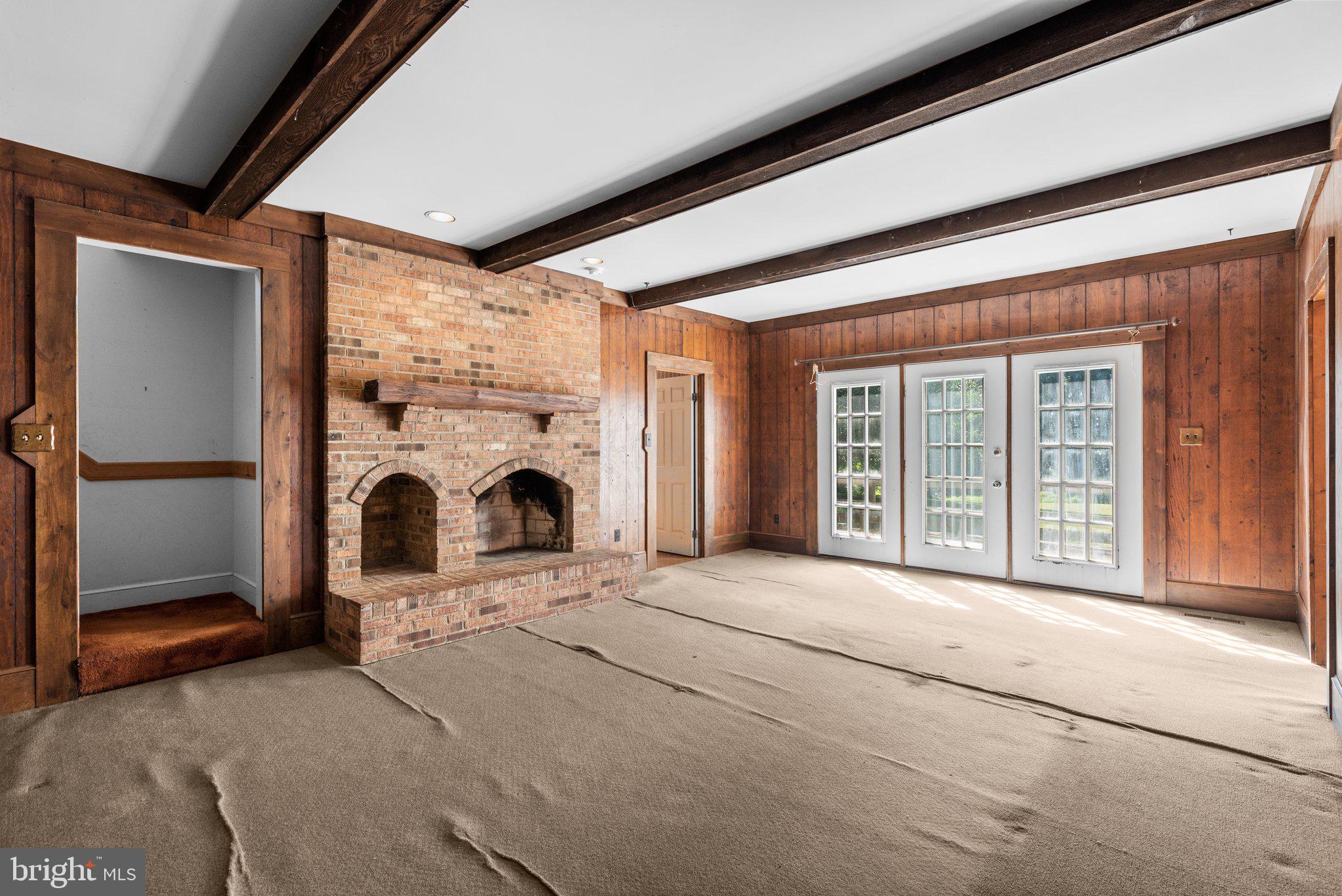 RIVERS EDGE - Residential