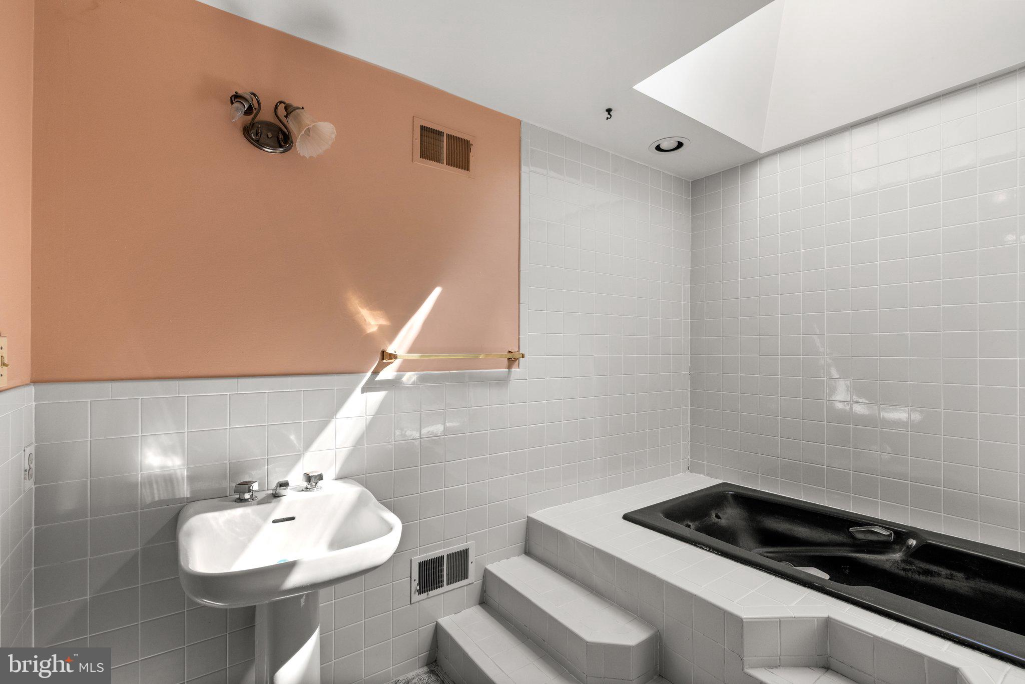 RIVERS EDGE - Residential